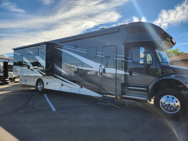 2023 Renegade Verona 40VBH Class C I6 Diesel Pusher 40ft   for Sale $269,999 