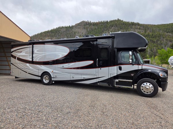 2021 Dynamax Force HD - 37TSHD  for Sale $205,000 
