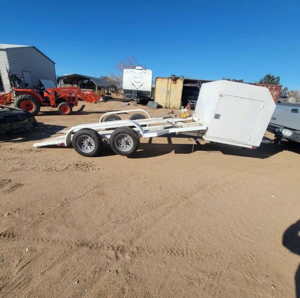 15 foot tilt trailer with storage  for Sale $5,000 