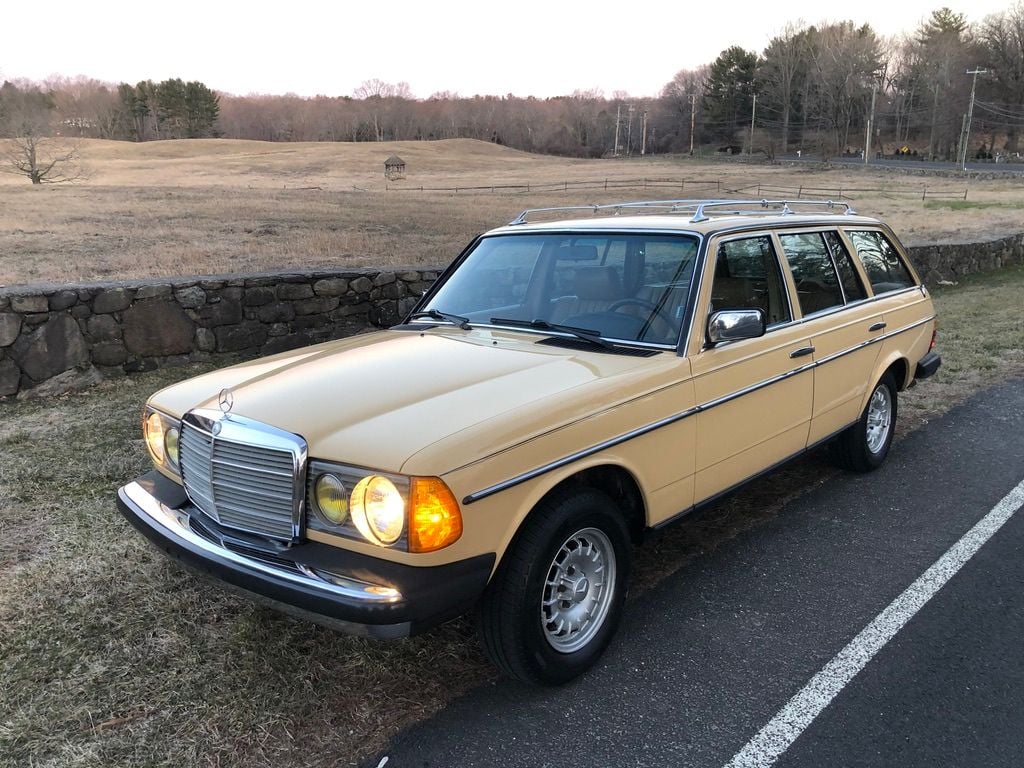 1984 Mercedes-Benz 300TD - 1984 Mercedes-Benz 300TD Turbodiesel - Used - VIN WDBAB93A8EF002153 - 208,000 Miles - 5 cyl - 2WD - Automatic - Wagon - Yellow - Westport, CT 06880, United States