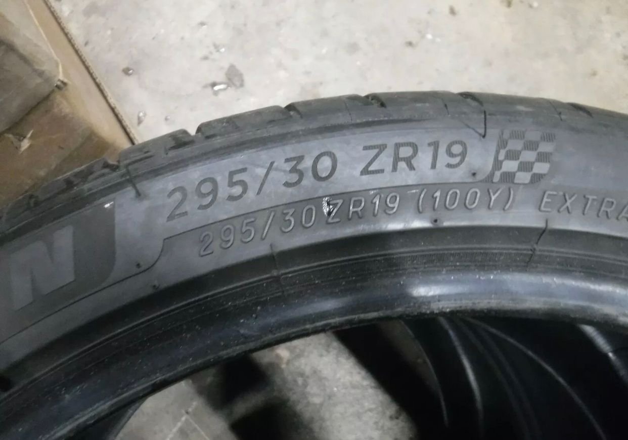 Wheels and Tires/Axles - Set of used Michelin Pilot Sport 4 S - 19” - 235/35/19 and 295/30/19 - Used - 2006 to 2012 Porsche 911 - Stevensville, MD 21666, United States