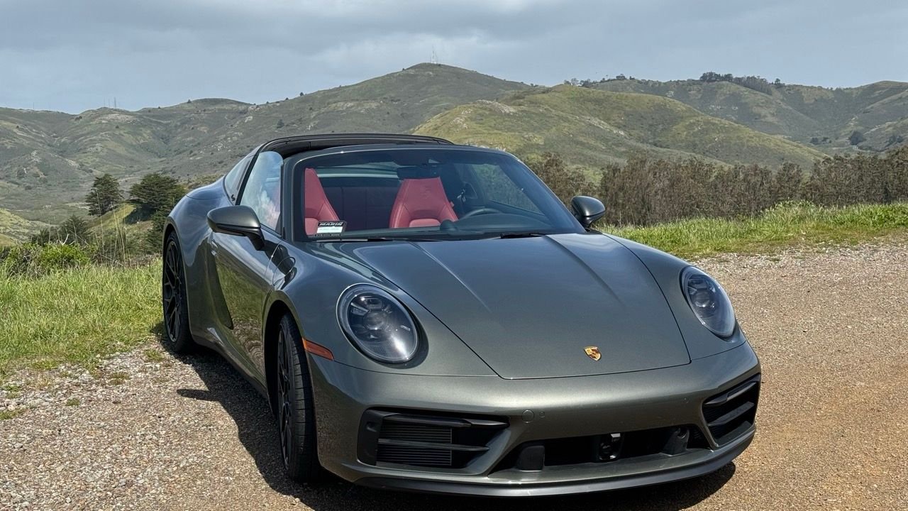2022 Porsche 911 - 2022 GTS Targa 4 in Aventurine Green, 930 Red leather package, Super low miles - Used - VIN WP0BB2A94NS232477 - 1,390 Miles - 6 cyl - 4WD - Automatic - Coupe - Gray - San Francisco, CA 94107, United States