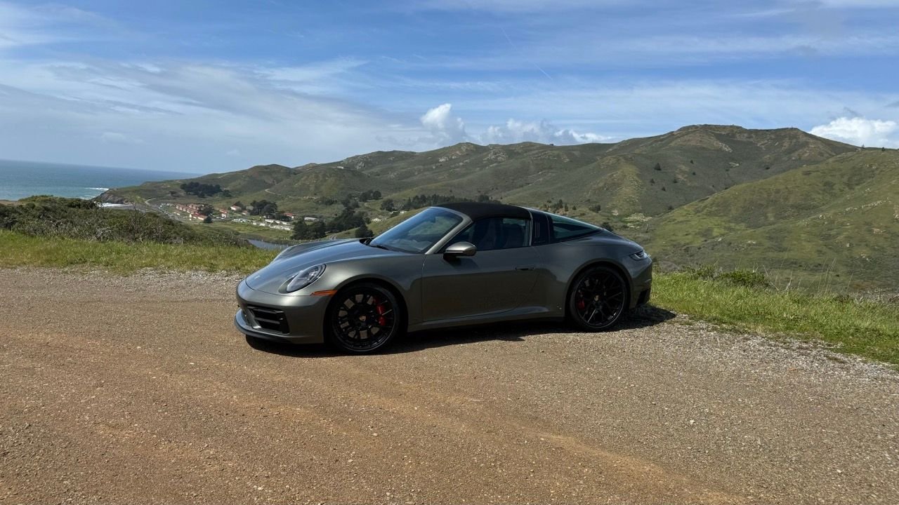 2022 Porsche 911 - 2022 GTS Targa 4 in Aventurine Green, 930 Red leather package, Super low miles - Used - VIN WP0BB2A94NS232477 - 1,390 Miles - 6 cyl - 4WD - Automatic - Coupe - Gray - San Francisco, CA 94107, United States
