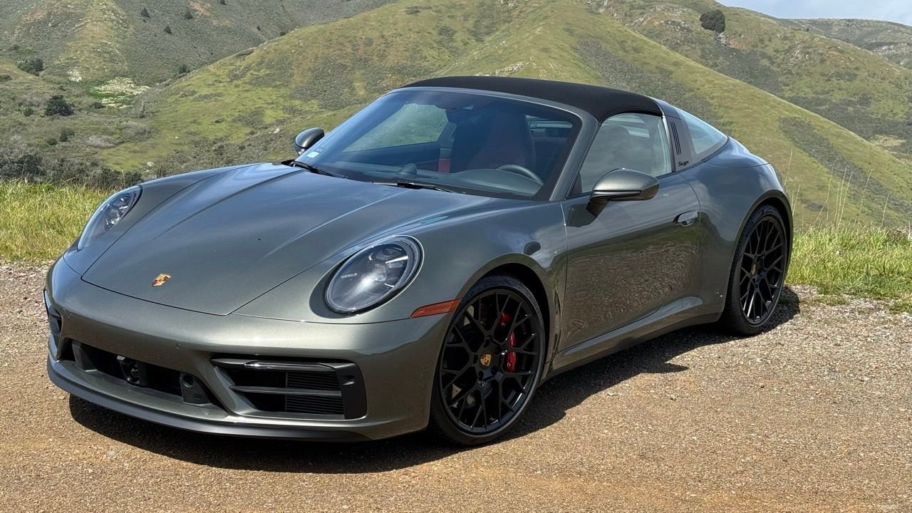 2022 Porsche 911 - 2022 GTS Targa 4 in Aventurine Green, 930 Red leather package, Super low miles - Used - VIN WP0BB2A94NS232477 - 1,390 Miles - 6 cyl - 4WD - Automatic - Coupe - Gray - San Francisco, CA 94107, United States