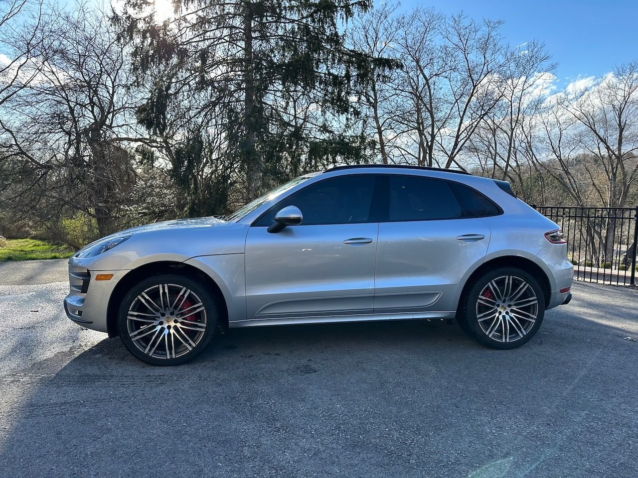 2017 Porsche Macan - 2017 Macan Turbo $38k, 45k Miles, $92k sticker, All Services Done, Pittsburgh PA - Used - VIN WP1AF2A56HLB61261 - 45,500 Miles - 6 cyl - AWD - Automatic - SUV - Silver - Pittsburgh, PA 15241, United States