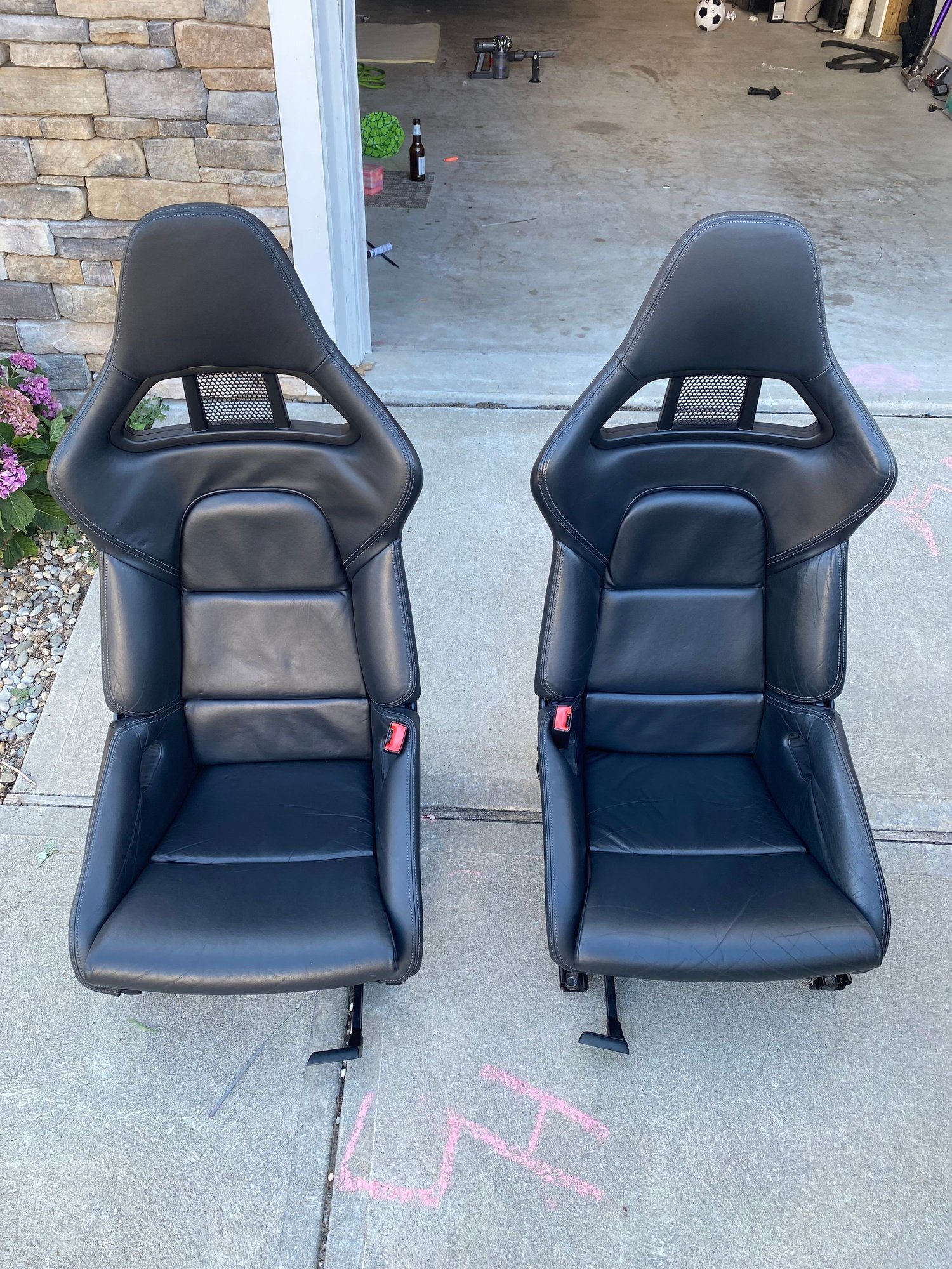Interior/Upholstery - GT2 Carbon bucket seats LWBS - Used - 2007 to 2013 Porsche 911 - Belmar, NJ 07719, United States