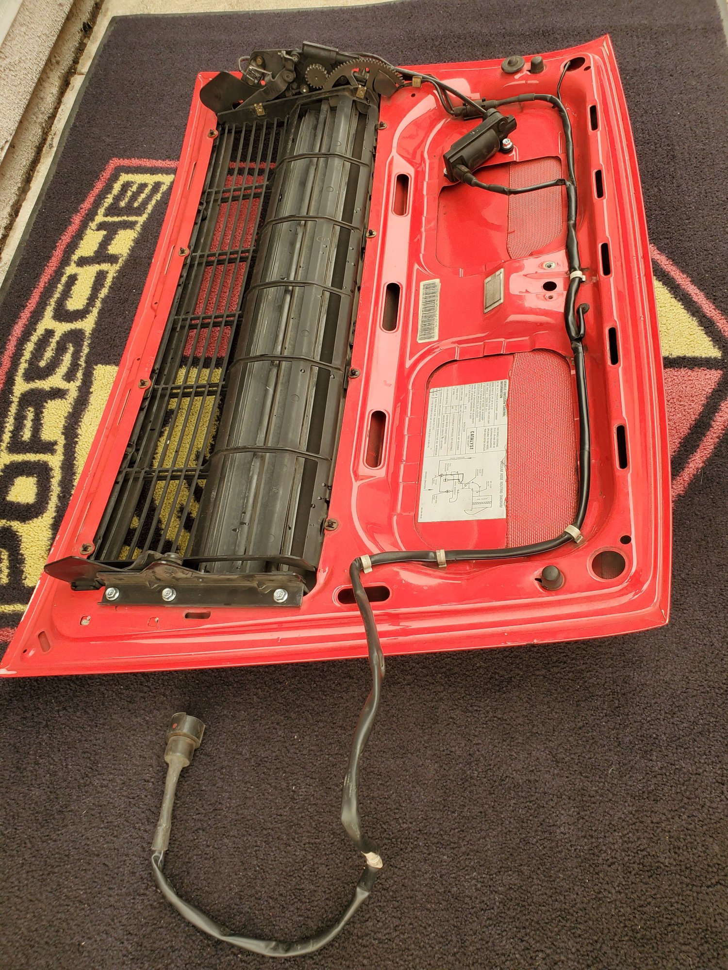 Exterior Body Parts - 1989 -1994 Porsche 911 964 Red Mechanical Lift Spoiler Decklid - Used - 1989 to 1994 Porsche 911 - Los Angeles, CA 90032, United States