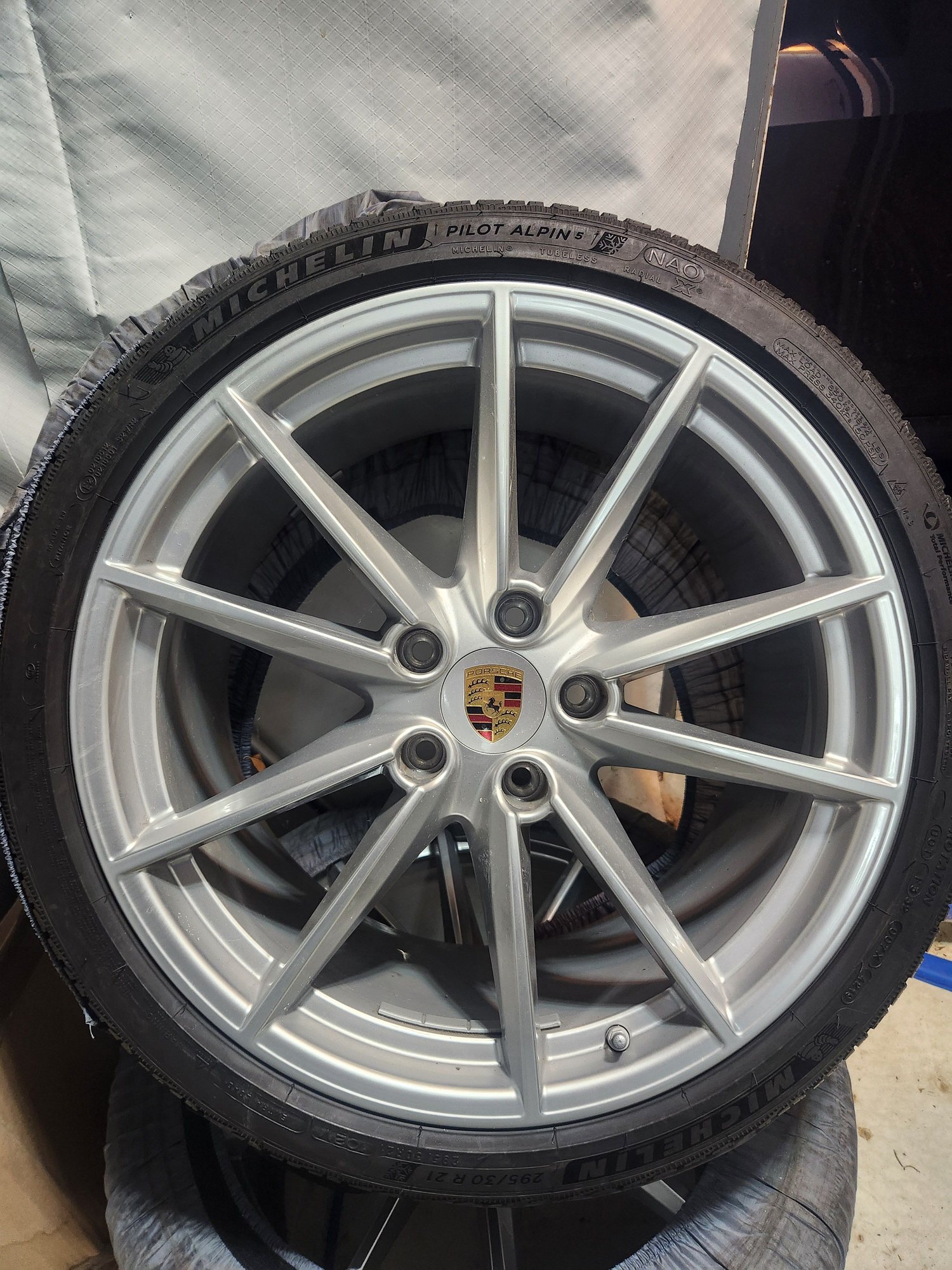 Wheels and Tires/Axles - 992 19'/20' OEM Winter Wheel Tire Set - BARELY Used - Used - 2022 to 2024 Porsche 911 - Greenwich, CT 06830, United States