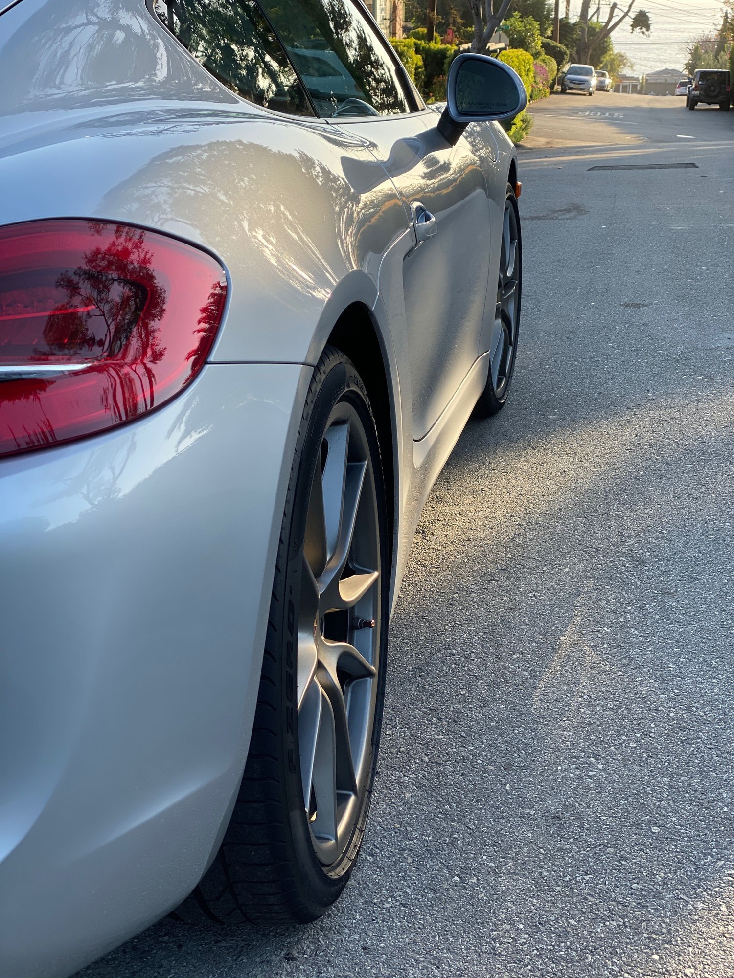 2014 Porsche Cayman - 2014 Cayman S PDK - Used - VIN WP0AB2A89EK192271 - 31,000 Miles - 6 cyl - 2WD - Automatic - Coupe - Silver - Laguna Beach, CA 92651, United States
