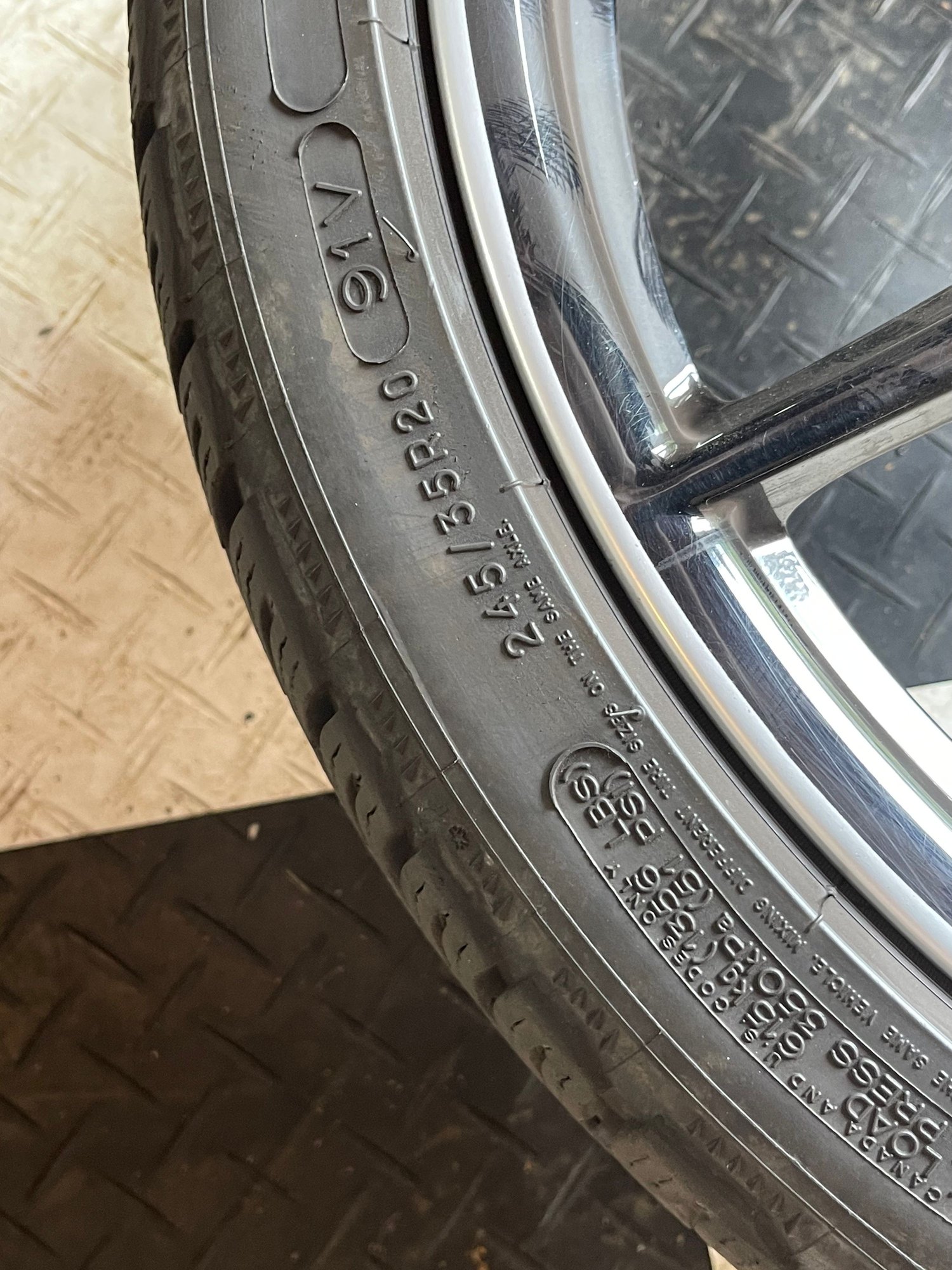 Wheels and Tires/Axles - Porsche 991 Carrera S III Wheels 20", Michelin PA4 Winter Tires, TPMS, OEM Black MINT - Used - 2012 to 2019 Porsche 911 - Greenwich, CT 06831, United States