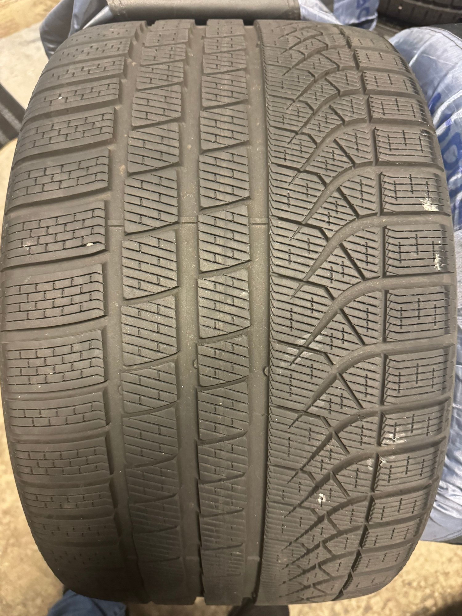 Wheels and Tires/Axles - Pirelli PZero Winter 315/30R21 Tires (2) & Pirelli PZero Winter 255/35/R20 (2) - Used - 2022 to 2024 Porsche 911 - Bethesda, MD 20817, United States