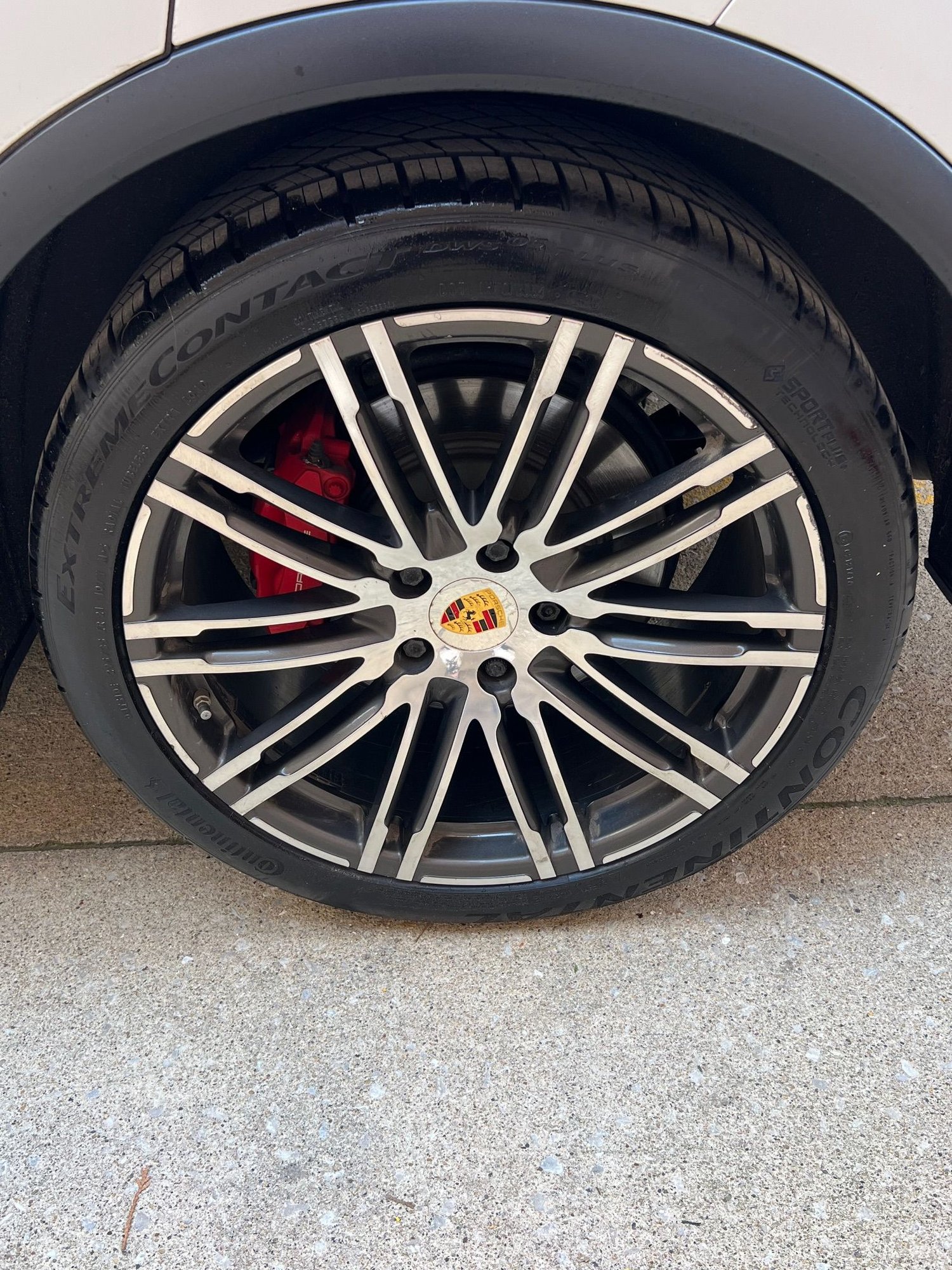 2017 Porsche Cayenne - WTS 2017 Porsche Cayenne Turbo, White/Garnett Red, 69.7k miles - Used - Chicago, IL 60610, United States