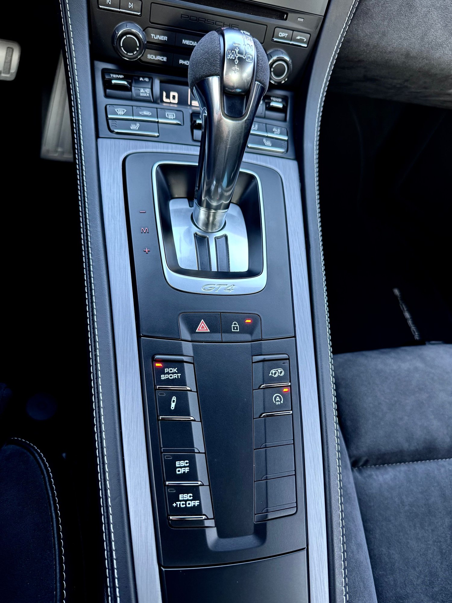 2021 Porsche 718 Cayman - 2021 718 GT4 DeMan 4.5 * PDK * Highly Optioned * No Track Time *  2,400 miles - Used - VIN WP0AC2A80MK289094 - 2,550 Miles - 6 cyl - 2WD - Automatic - Coupe - Blue - Chesterfield, MO 63017, United States