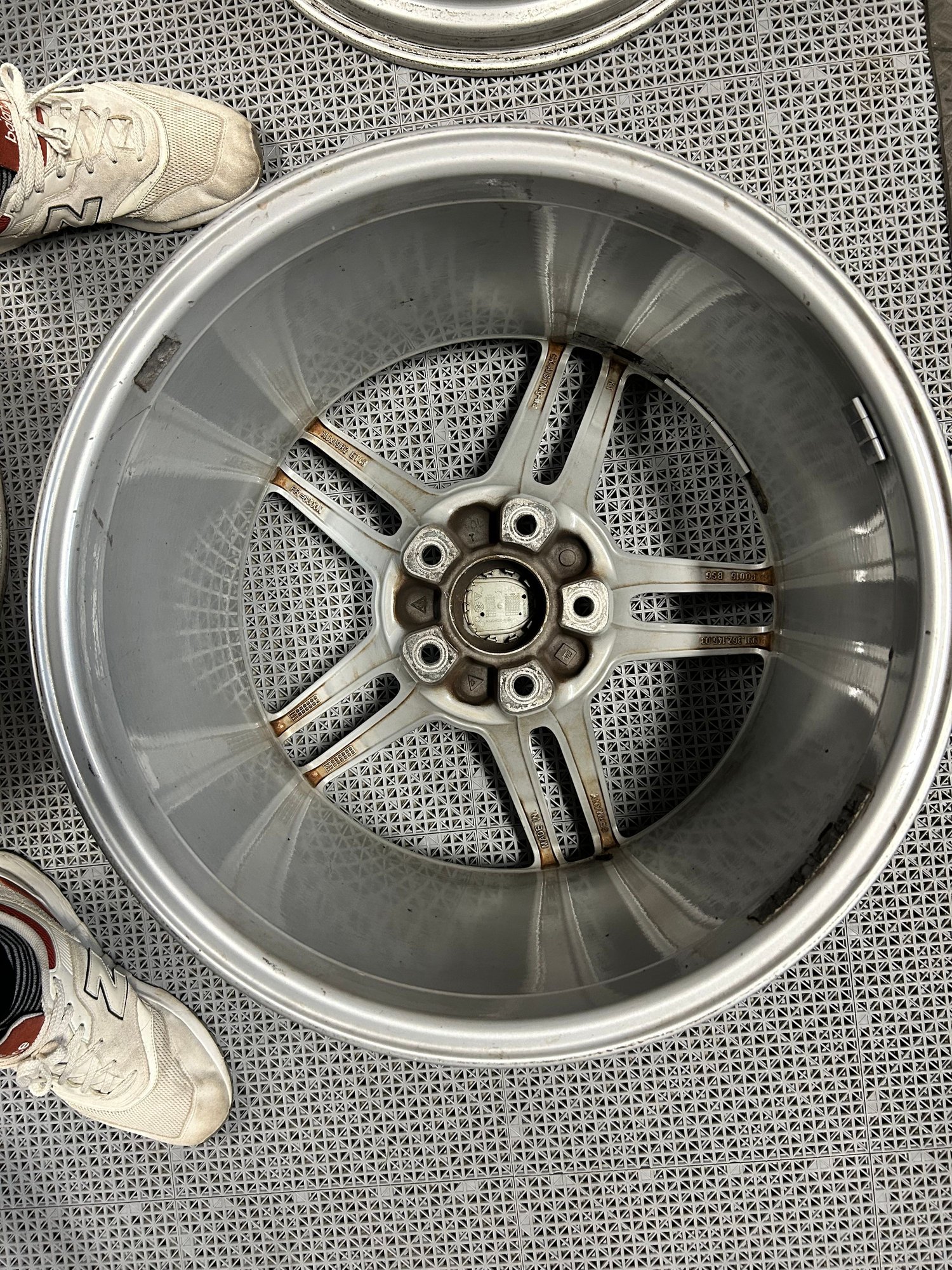 Wheels and Tires/Axles - 991.1 and 991.2 OEM 19” Carrera wheels - Used - Clark, NJ 7066, United States