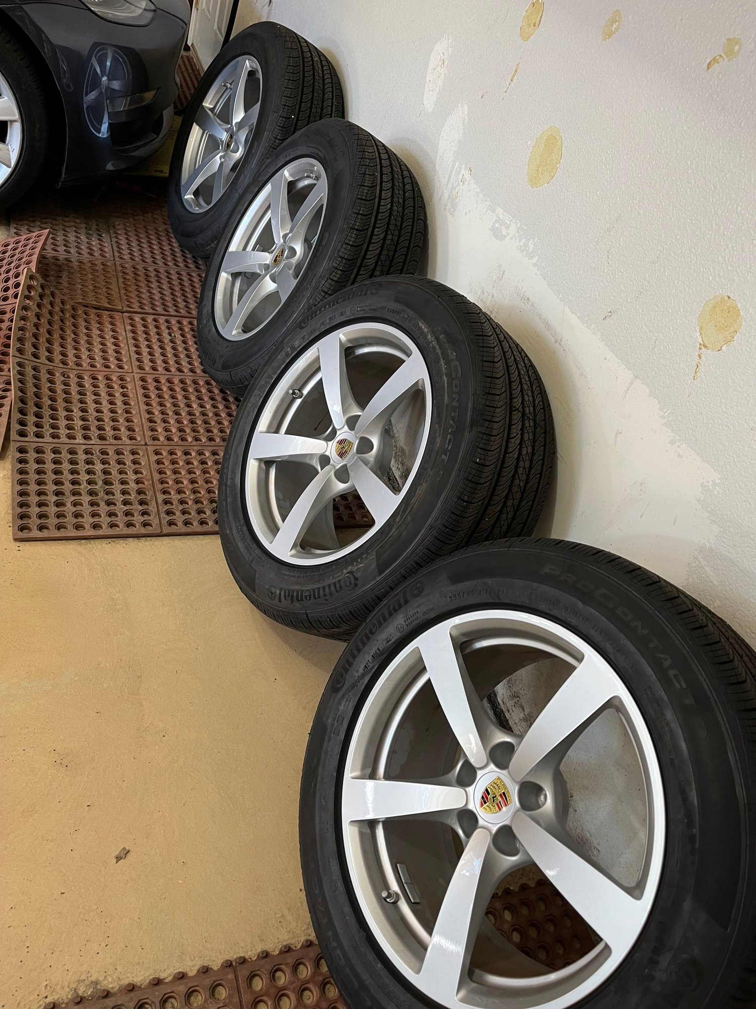 Drivetrain - OEM 2021 Macan 18" wheels and tires w/TPMS - New - 2020 to 2021 Porsche Macan - Greeley, CO 80631, United States