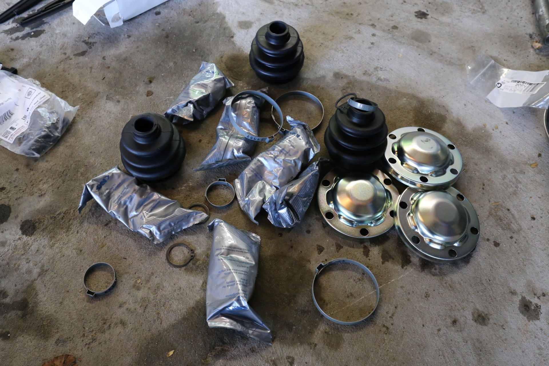 Miscellaneous - 993 4S Parts, Steer Knuckle, Tail Lights, Shifter Rods, AC Blower Motor, Brake Pads - Used - 1994 to 1998 Porsche 911 - Chicago, ID 60706, United States