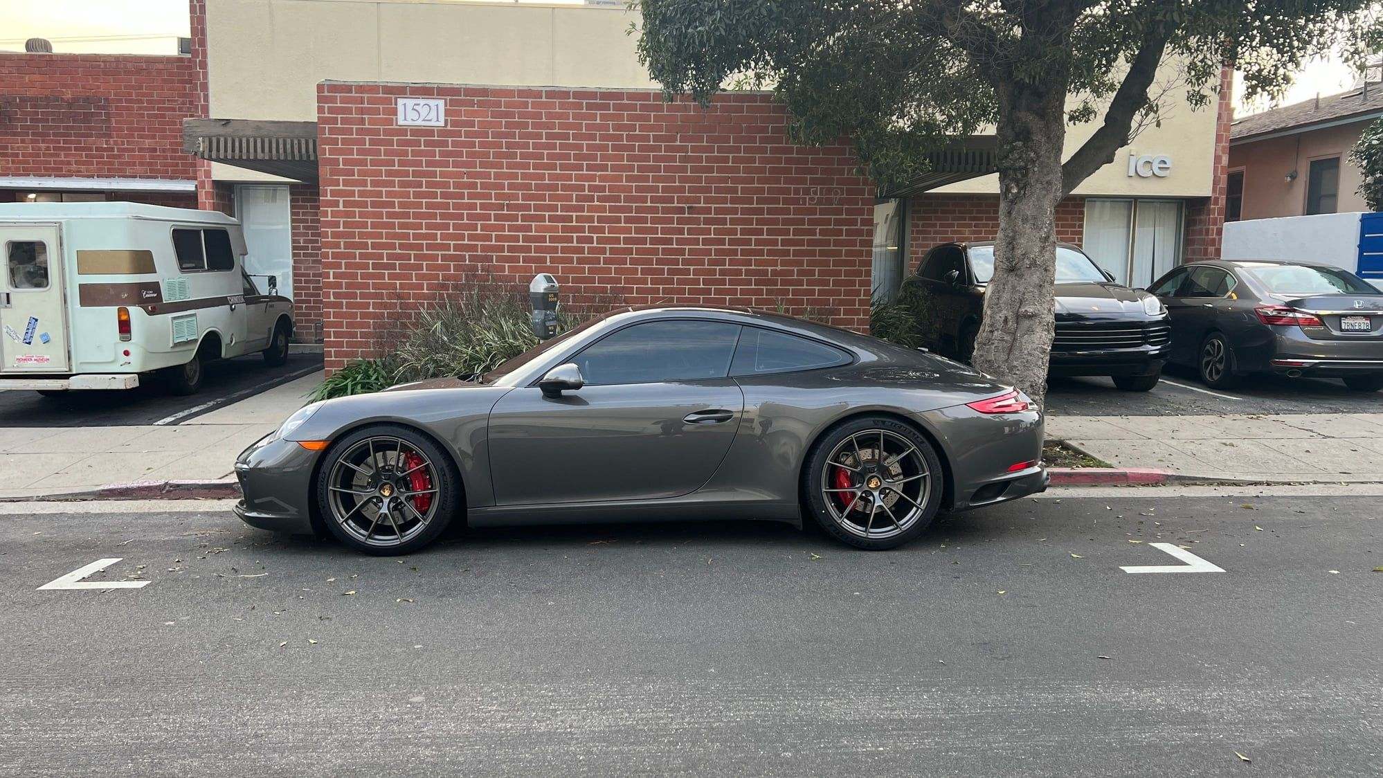 2017 Porsche 911 - Super Clean 991.2 Manual Carrera with high end OEM+ Mods! 1 year left on CPO Warranty - Used - Los Angeles, CA 90066, United States