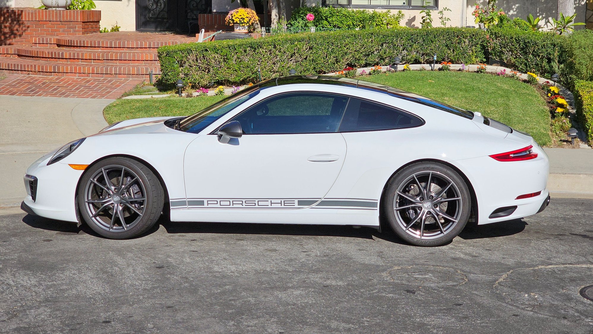 2019 Porsche 911 - 2019 Carrera T Low Miles PERECT condition, never tracked (wife's car) - Used - VIN WP0AA2A98KS103927 - 10,350 Miles - 6 cyl - 2WD - Automatic - Coupe - White - Rowland Heights, CA 91748, United States