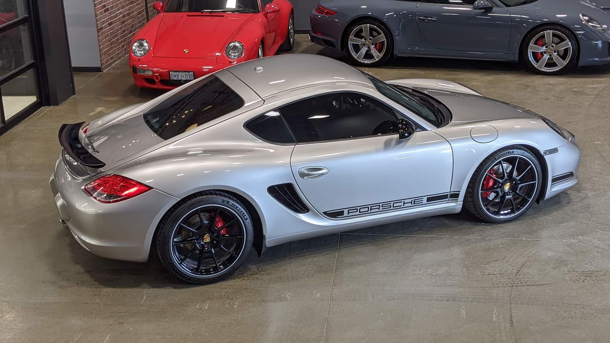 2012 Porsche Cayman -  - Used - VIN WP0AB2A81CS793543 - 18,650 Miles - 6 cyl - 2WD - Manual - Coupe - Silver - Buffalo, NY 14222, United States