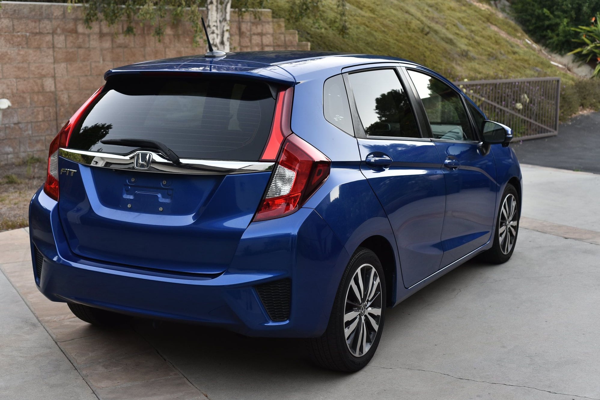 2015 Honda Fit - 2015 Honda Fit EX-LN | 2nd Owner | Great Condition | Los Angeles - Used - VIN 3HGGK5H8XFM747676 - 107,700 Miles - 4 cyl - 2WD - Automatic - Hatchback - Blue - Rancho Palos Verdes, CA 90275, United States