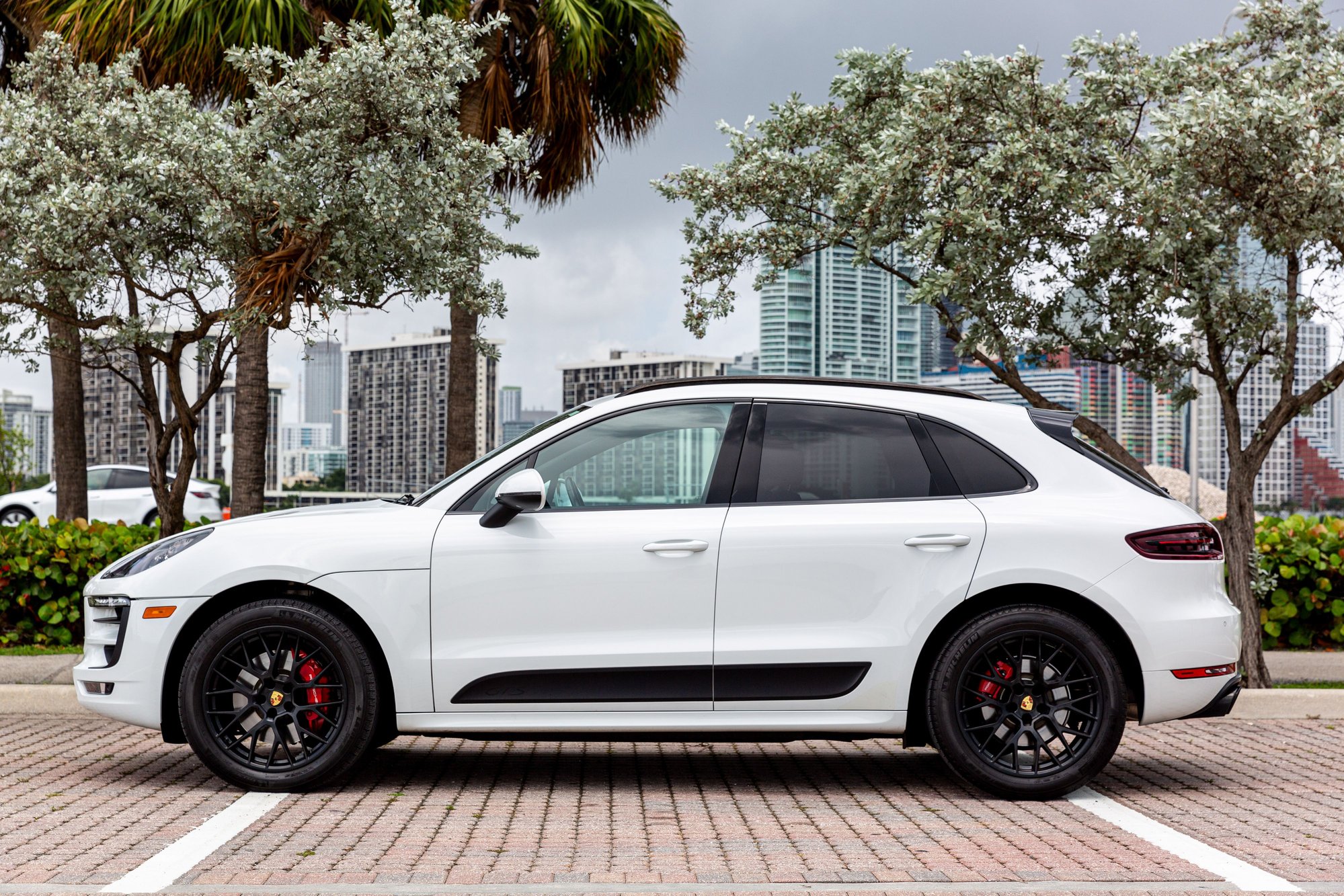 2017 Porsche Macan - 2017 PORSCHE MACAN GTS - Used - VIN WP1AG2A5XHLB52169 - 36,500 Miles - 6 cyl - AWD - Automatic - SUV - White - Miami, FL 33131, United States