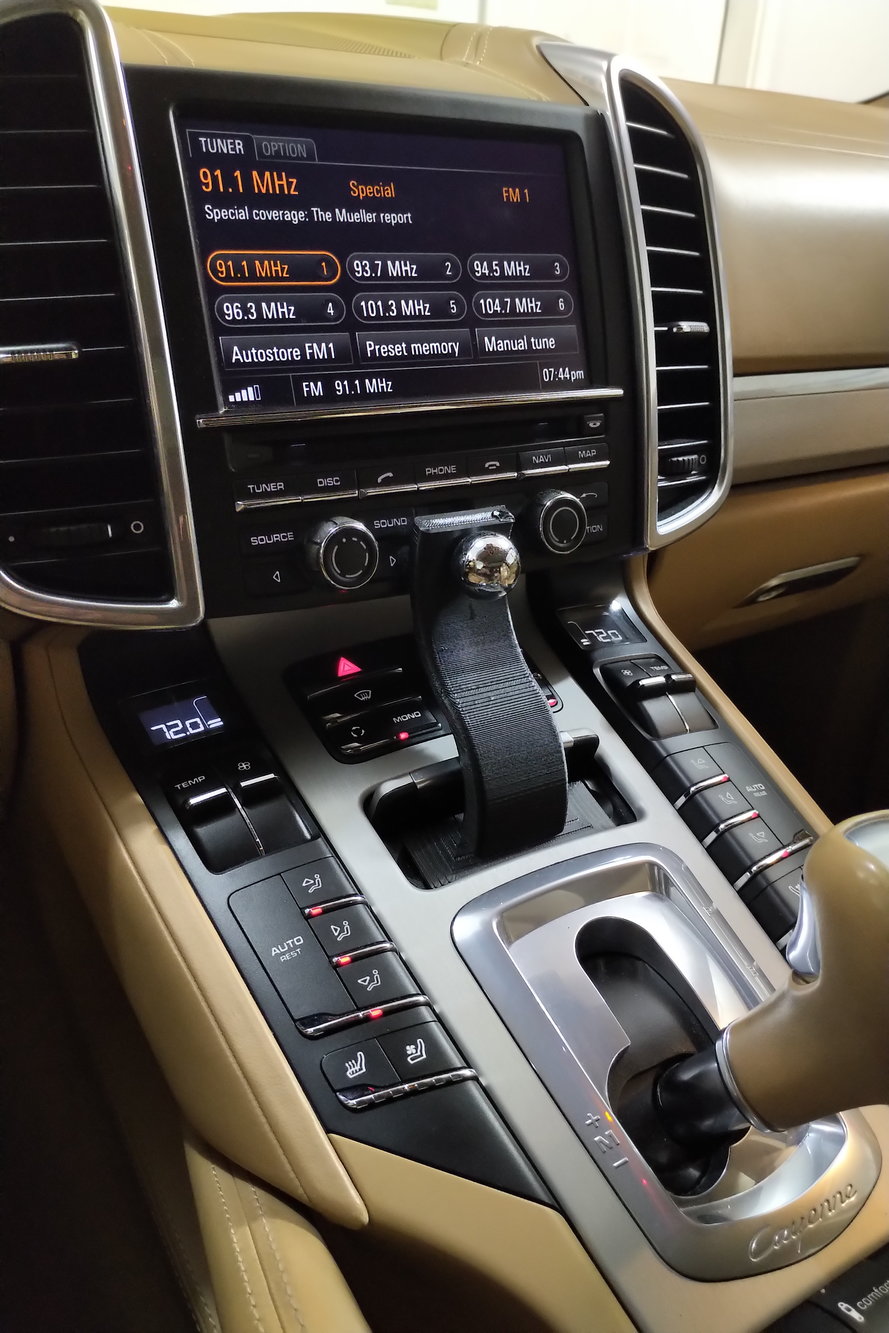 porsche cayenne phone holder