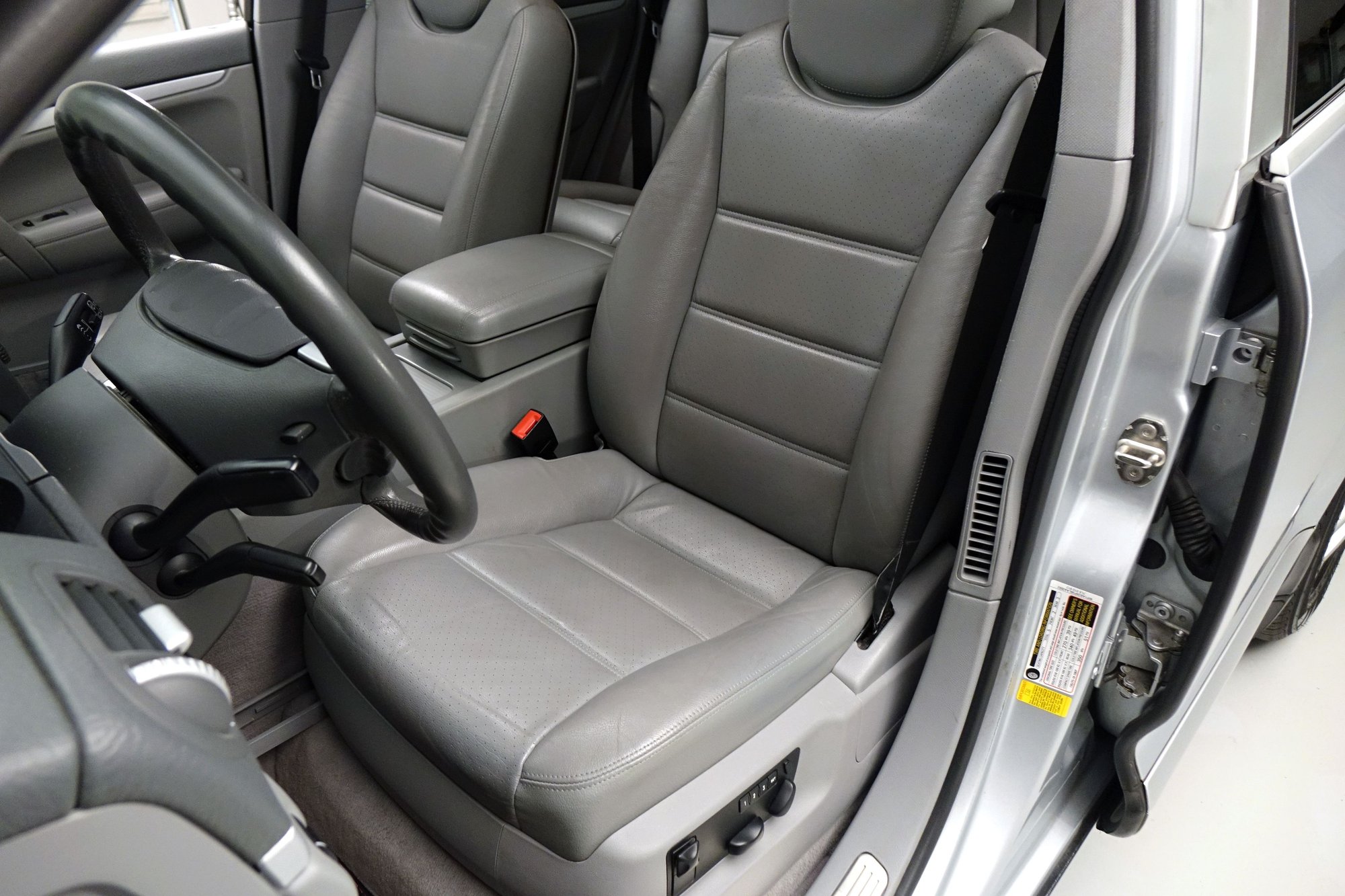2008 Porsche Cayenne - 2008 Cayenne S - 78k miles - 4.8 liter V8 - 385 hp - very clean - Texas - Used - VIN WP1AB29P38LA40592 - 78,300 Miles - 8 cyl - AWD - Automatic - SUV - Silver - Dallas, TX 75229, United States