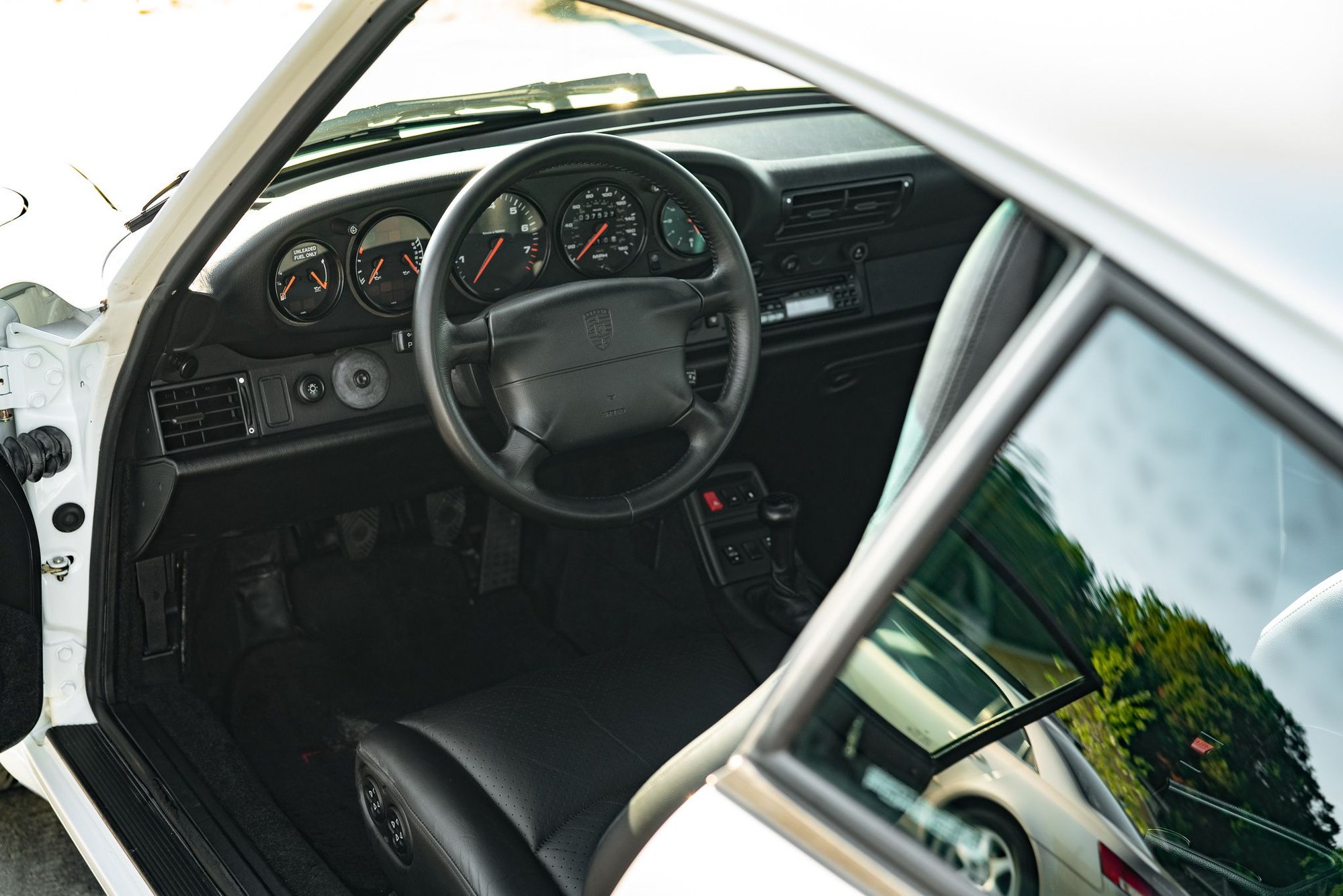1995 Porsche 911 - 1995 993 Carrera Six-Speed One-Owner - Used - VIN Wpoaa2997ss322771 - 37,526 Miles - 6 cyl - 2WD - Manual - Coupe - White - West Olive, MI 49460, United States