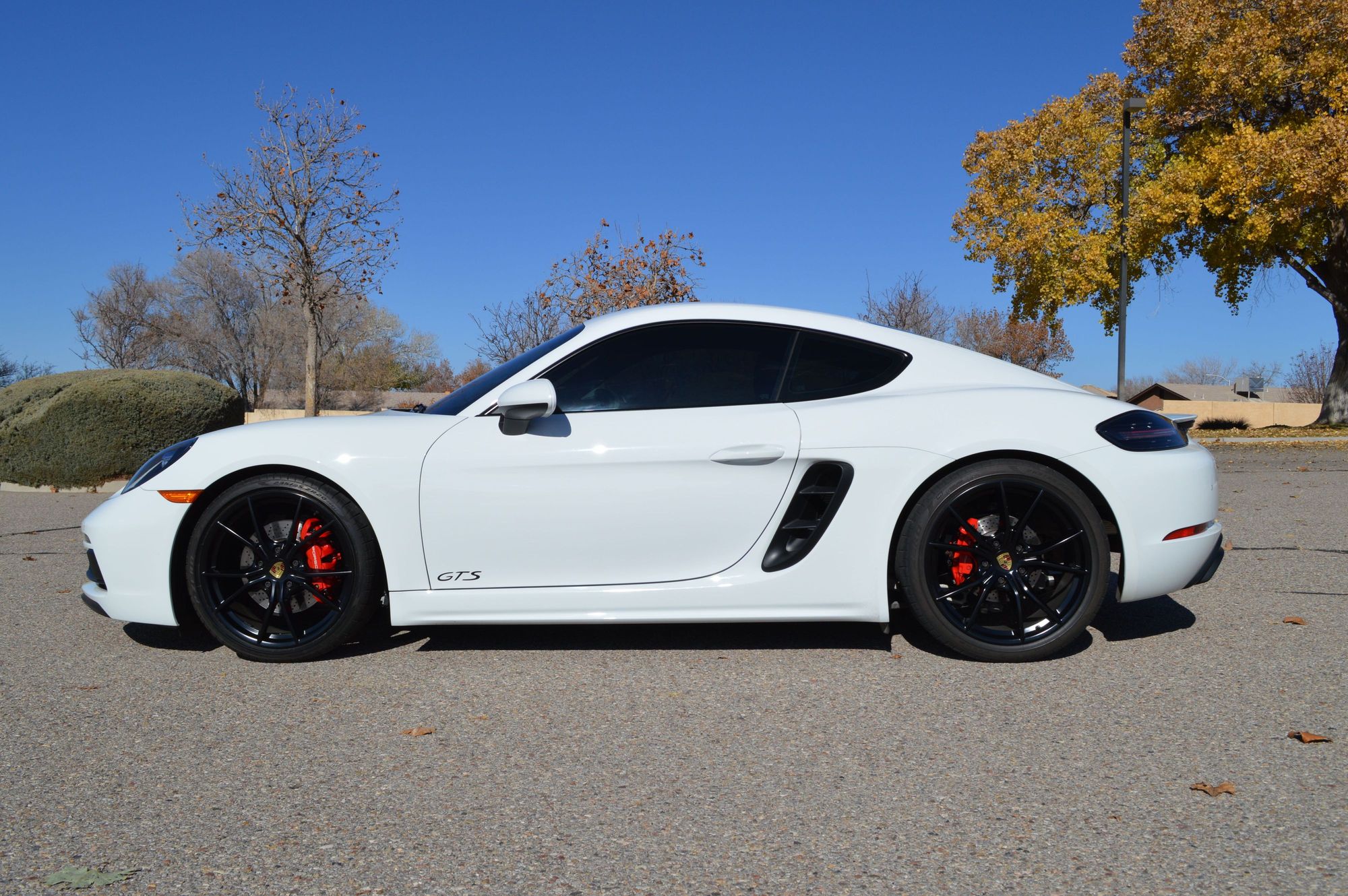 2019 Porsche 718 Cayman - FS: 2019 718 Cayman GTS - Used - VIN WP0AB2A88KS278182 - 14,700 Miles - 4 cyl - 2WD - Automatic - Coupe - White - Albuquerque, NM 87109, United States