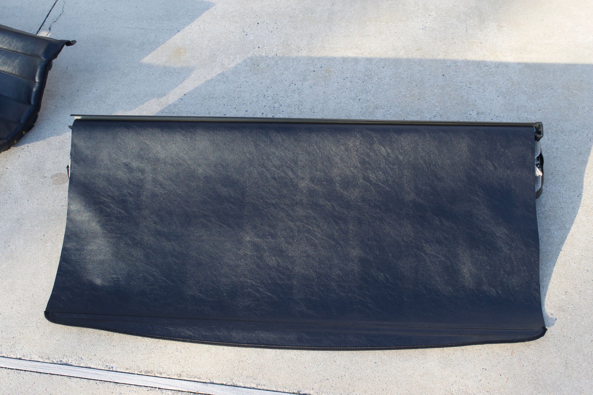 Interior/Upholstery - Black Great Condition 944 Rear Seats - Used - Hampton Bays, NY 11946, United States