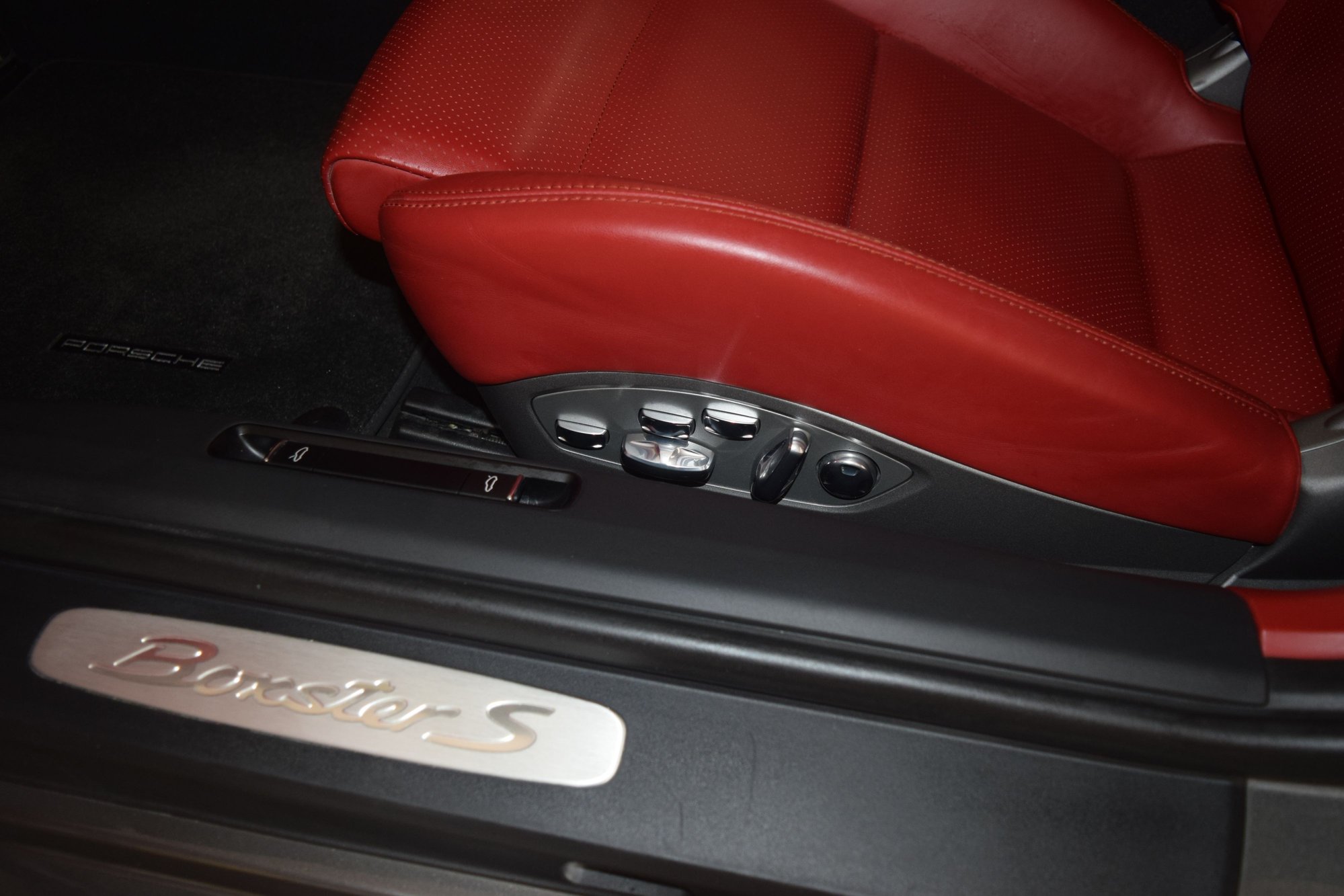 2013 Porsche Boxster - 2013 PORSCHE BOXSTER S - UNICORN - HIGHLY OPTIONED, VERY LOW MILES - Used - VIN WP0CB2A80DS133410 - 16,400 Miles - 6 cyl - 2WD - Automatic - Convertible - Gray - Houston, TX 77009, United States