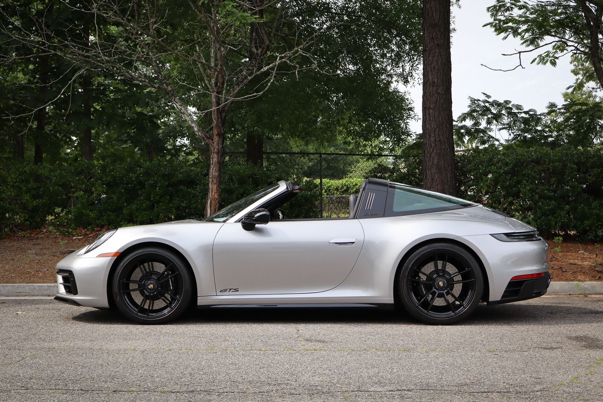 2022 Porsche 911 - 2022 Porsche 911 Targa 4 GTS-Porsche Certified - Used - VIN WP0BB2A9XNS231835 - 6,278 Miles - 6 cyl - AWD - Automatic - Convertible - Silver - Richmond, VA 23113, United States