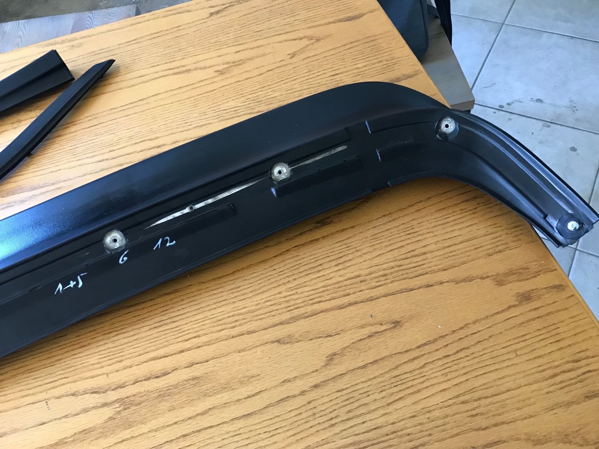 Porsche 944 Rear Hatch Rubber Aero Spoiler Assembly Very Good