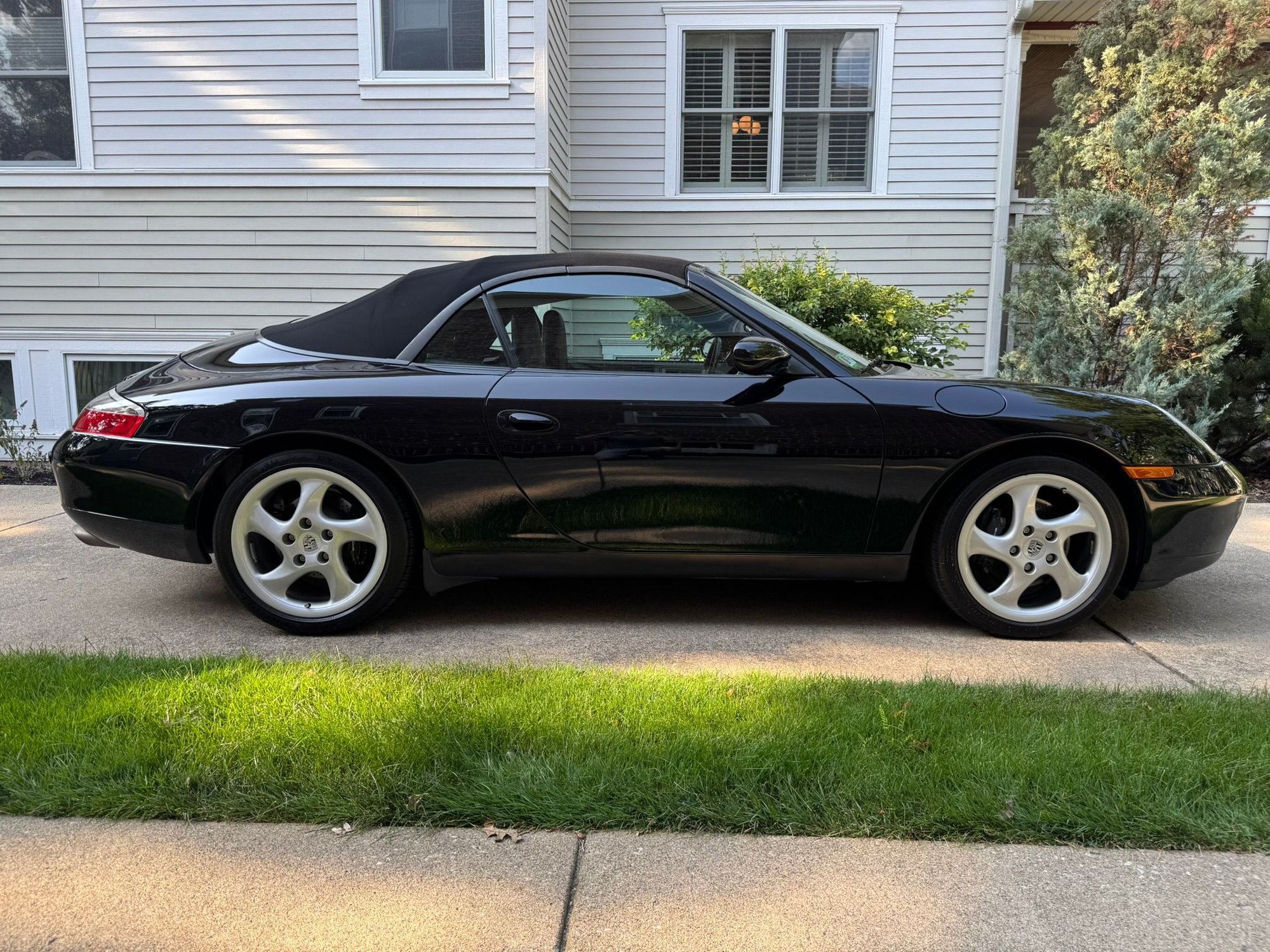 1999 Porsche 911 - Chicagoland 1999 Porsche 911 C2 Cabriolet Manual Triple Black w/LSD - Used - VIN WP0CA2998XS653911 - 80,061 Miles - 6 cyl - 2WD - Manual - Convertible - Black - River Forest, IL 60305, United States
