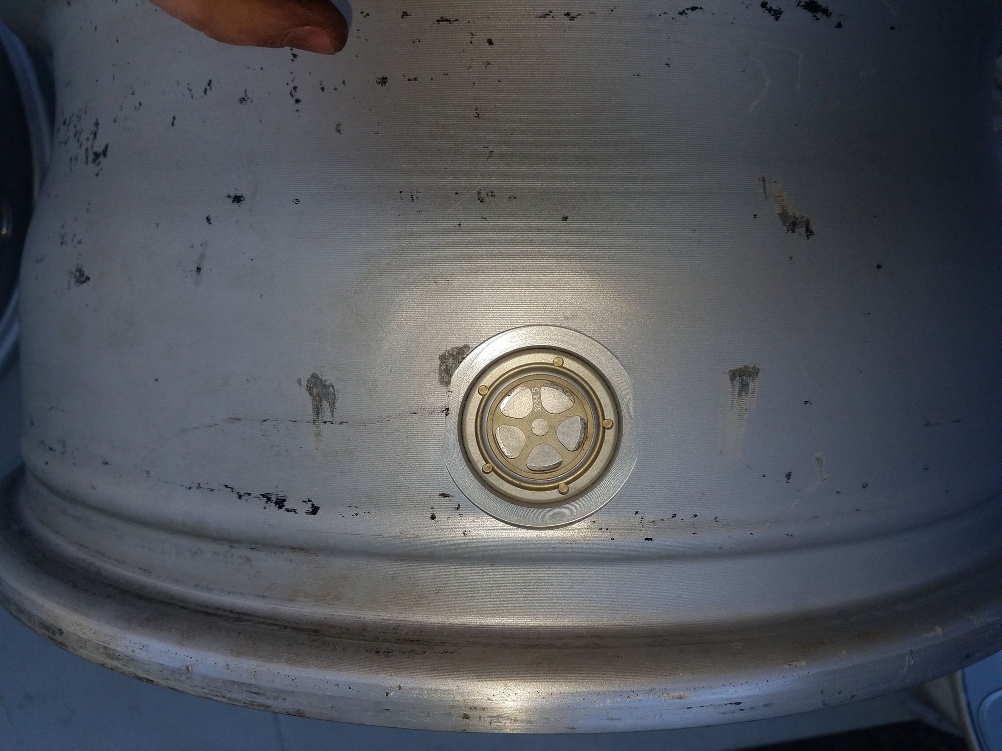 Wheels and Tires/Axles - 928 90-91 man hole wheels with RDK (tpms) - Used - 1990 to 1991 Porsche 928 - Farmingtn Hls, MI 48334, United States