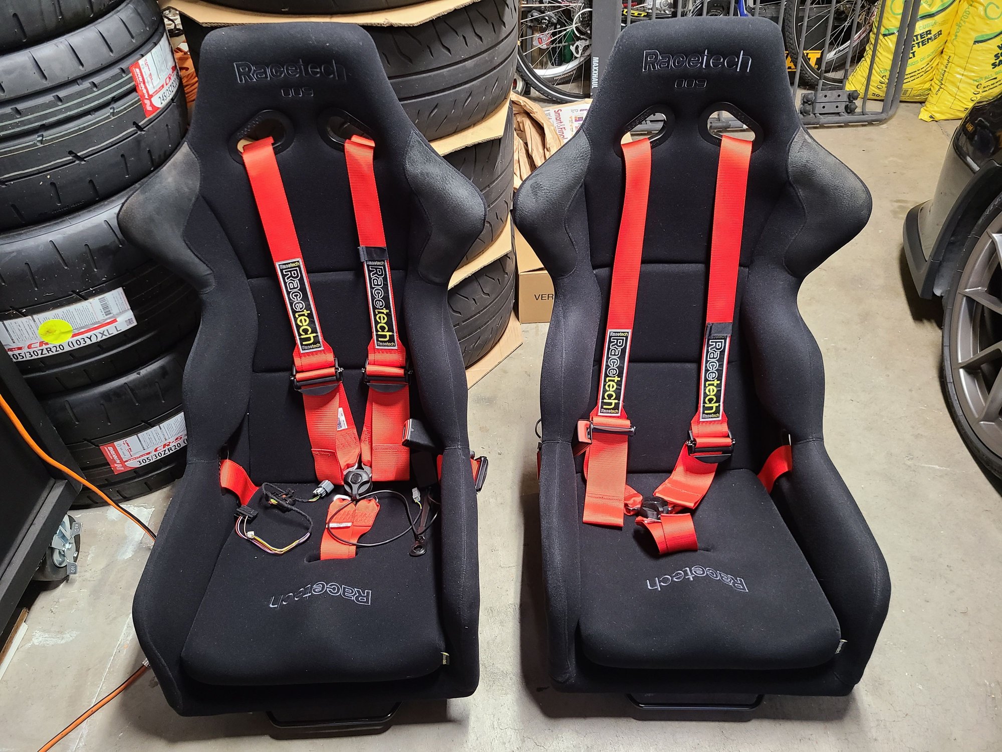 Racetech RT4009W bucket seats (pair) w/ GMG seat bases & harnesses ...