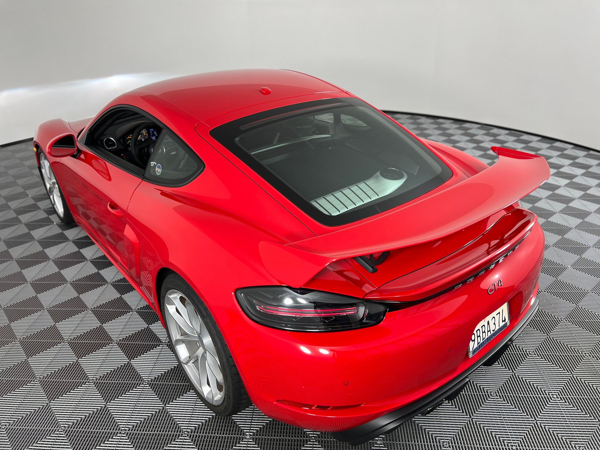 2022 Porsche 718 - 2022 718 GT4 - Guards, Black/Red interior, 6MT, LWB, 2,761 miles, track prepped, (CA) - Used - VIN WPOAC2A8XNS275401 - 2,761 Miles - 6 cyl - 2WD - Manual - Coupe - Red - Rancho Santa Fe, CA 92067, United States