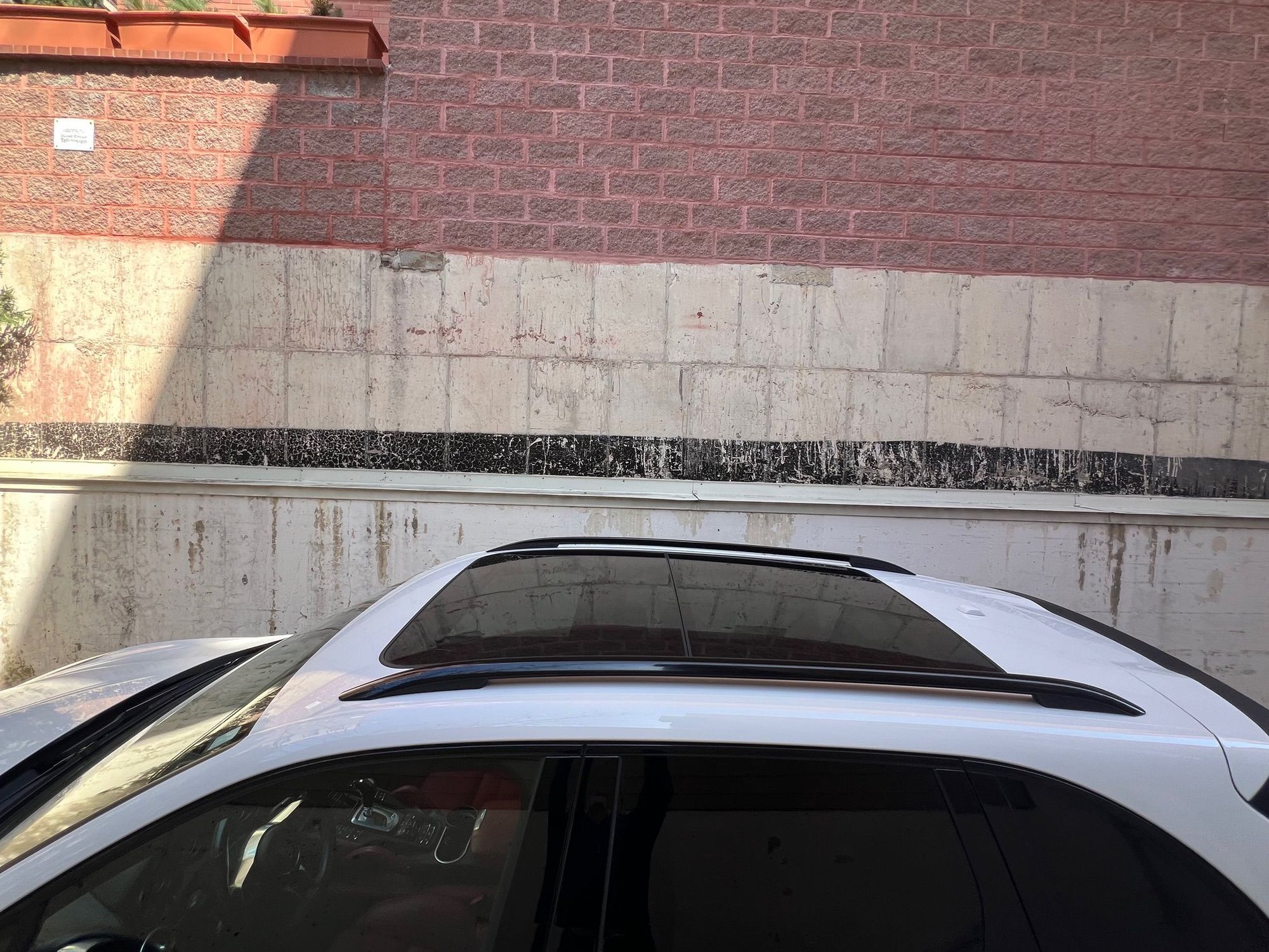 2017 Porsche Cayenne - WTS 2017 Porsche Cayenne Turbo, White/Garnett Red, 69.7k miles - Used - Chicago, IL 60610, United States
