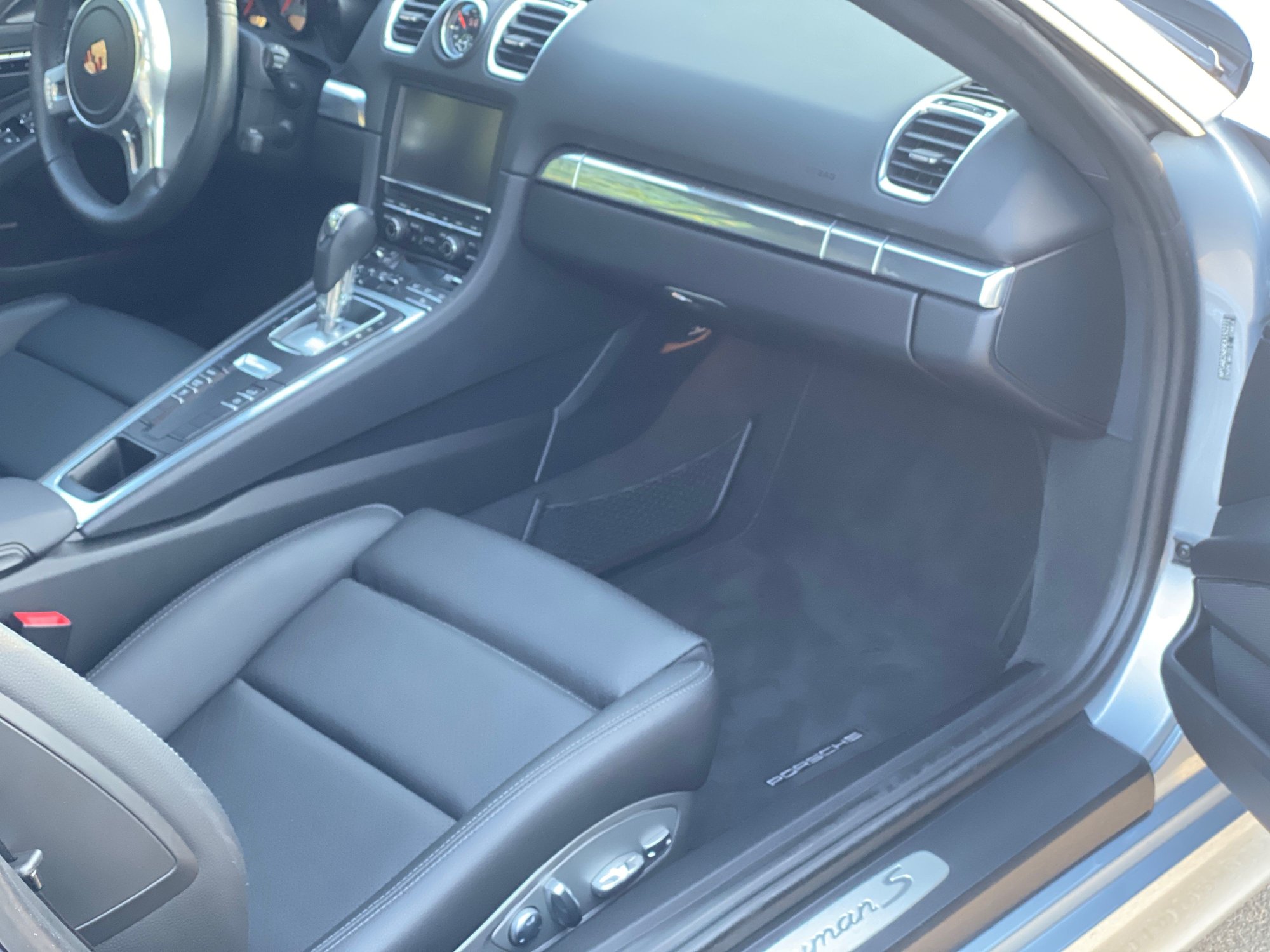 2014 Porsche Cayman - 2014 Cayman S PDK - Used - VIN WP0AB2A89EK192271 - 31,000 Miles - 6 cyl - 2WD - Automatic - Coupe - Silver - Laguna Beach, CA 92651, United States