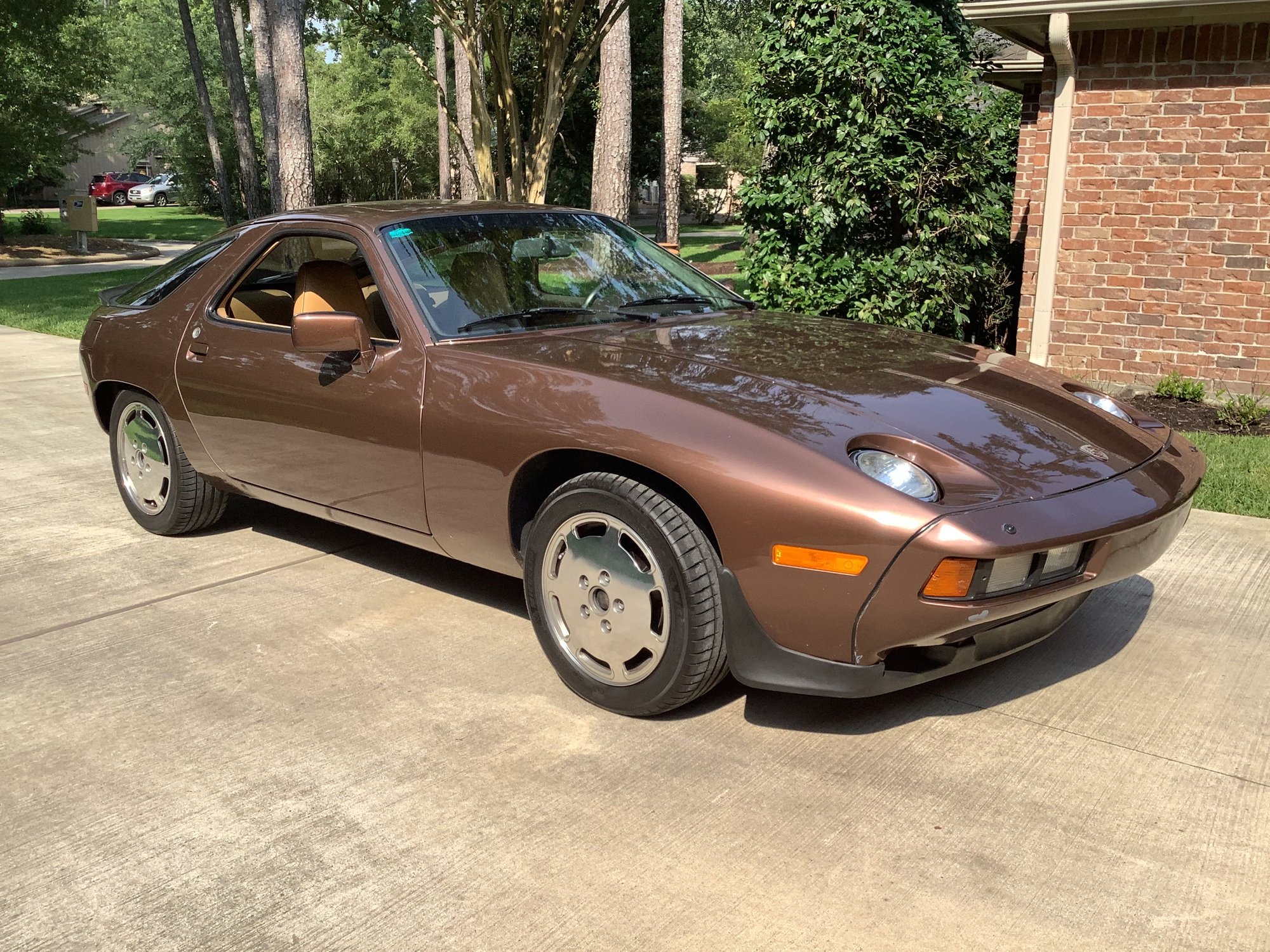 1985 Porsche 928 - 1985 928 Automatic - driver in great condition - Used - VIN WP0JB0928FS862012 - 140,300 Miles - 8 cyl - Automatic - Brown - Houston, TX 77381, United States