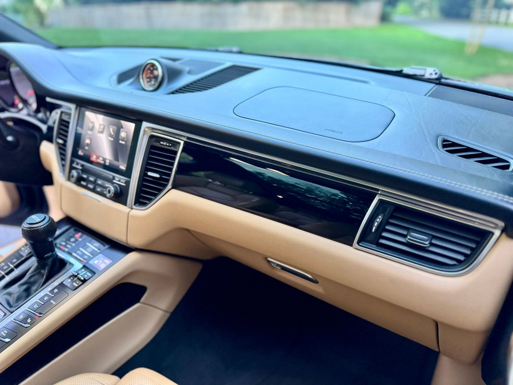 2017 Porsche Macan - 2017 Porsche Macan GTS | 96,750 miles | Full Life-to-Date Service History Available - Used - VIN WP1AG2A54HLB54841 - 96,750 Miles - 6 cyl - AWD - Automatic - SUV - Blue - Greenwich, CT 06830, United States