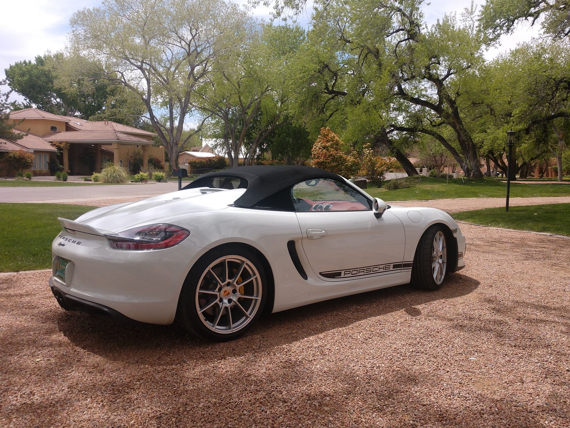 2016 Porsche Boxster - 2016 Boxster Spyder, pristine - Used - VIN WP0CC2A87GS152909 - 9,400 Miles - 6 cyl - 2WD - Manual - Convertible - White - Albuquerque, NM 87107, United States