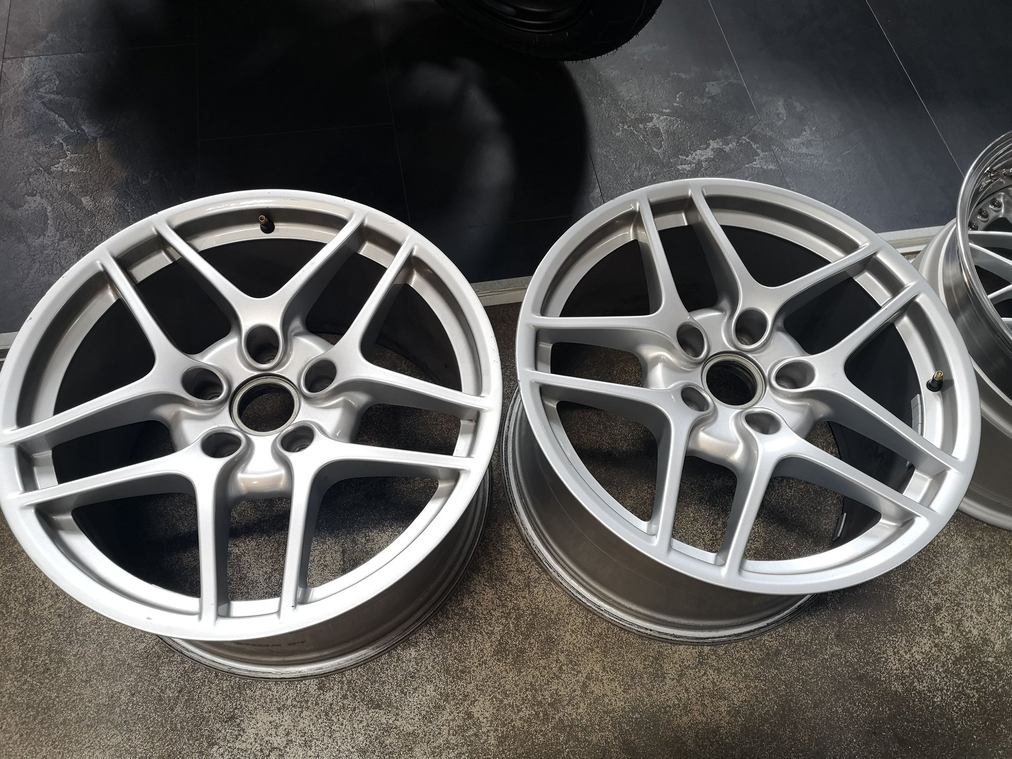 997-11x19-offset-51-2x-rear-wheels-997-362-163-01-rennlist