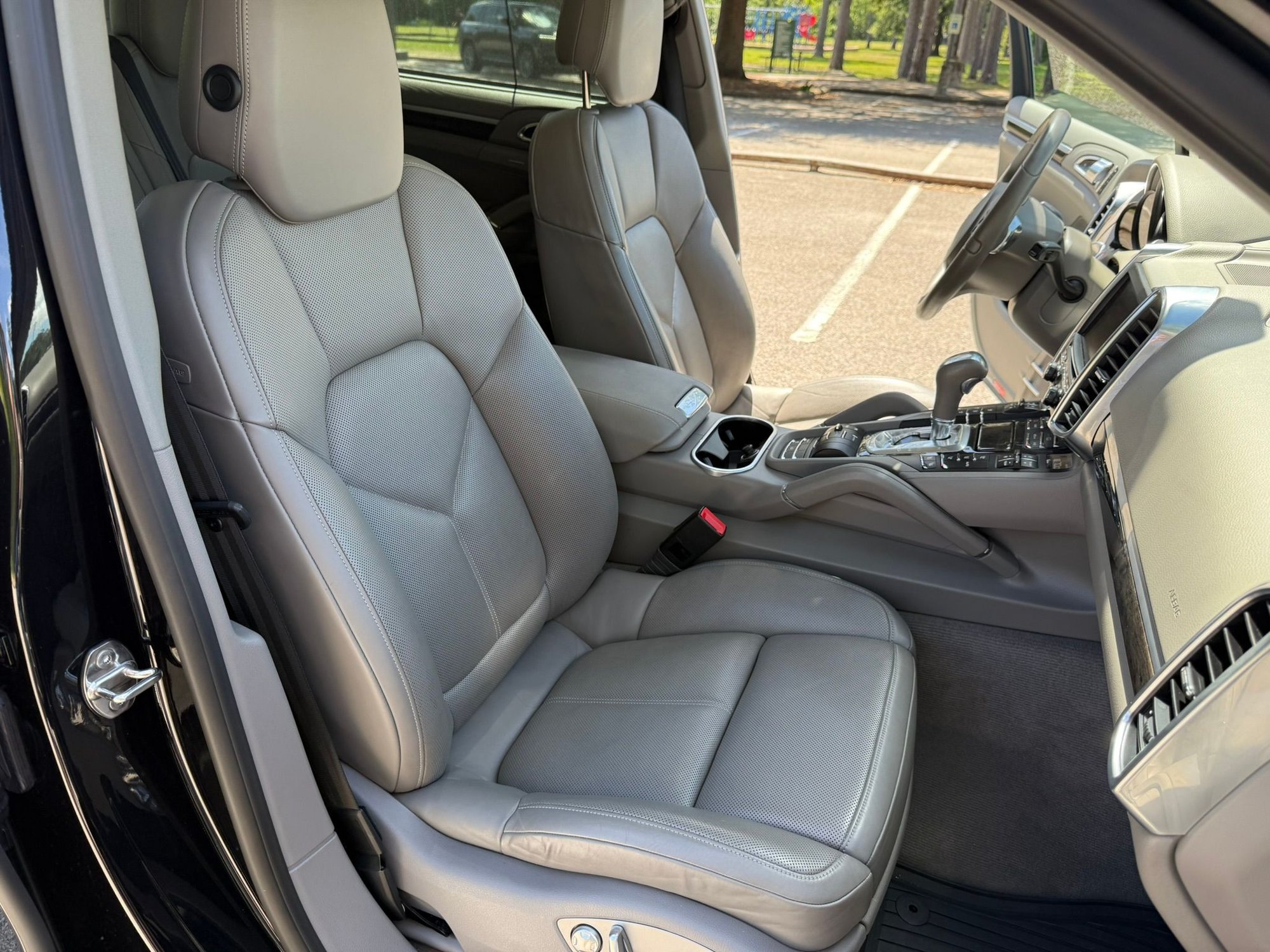 2013 Porsche Cayenne - 2013 Cayenne Diesel for Sale - 40k miles with PASM & Porsche Entry & Drive - Used - VIN WP1AF2A2XDLA40703 - 46,000 Miles - 6 cyl - AWD - Automatic - SUV - Black - Houston, TX 77007, United States