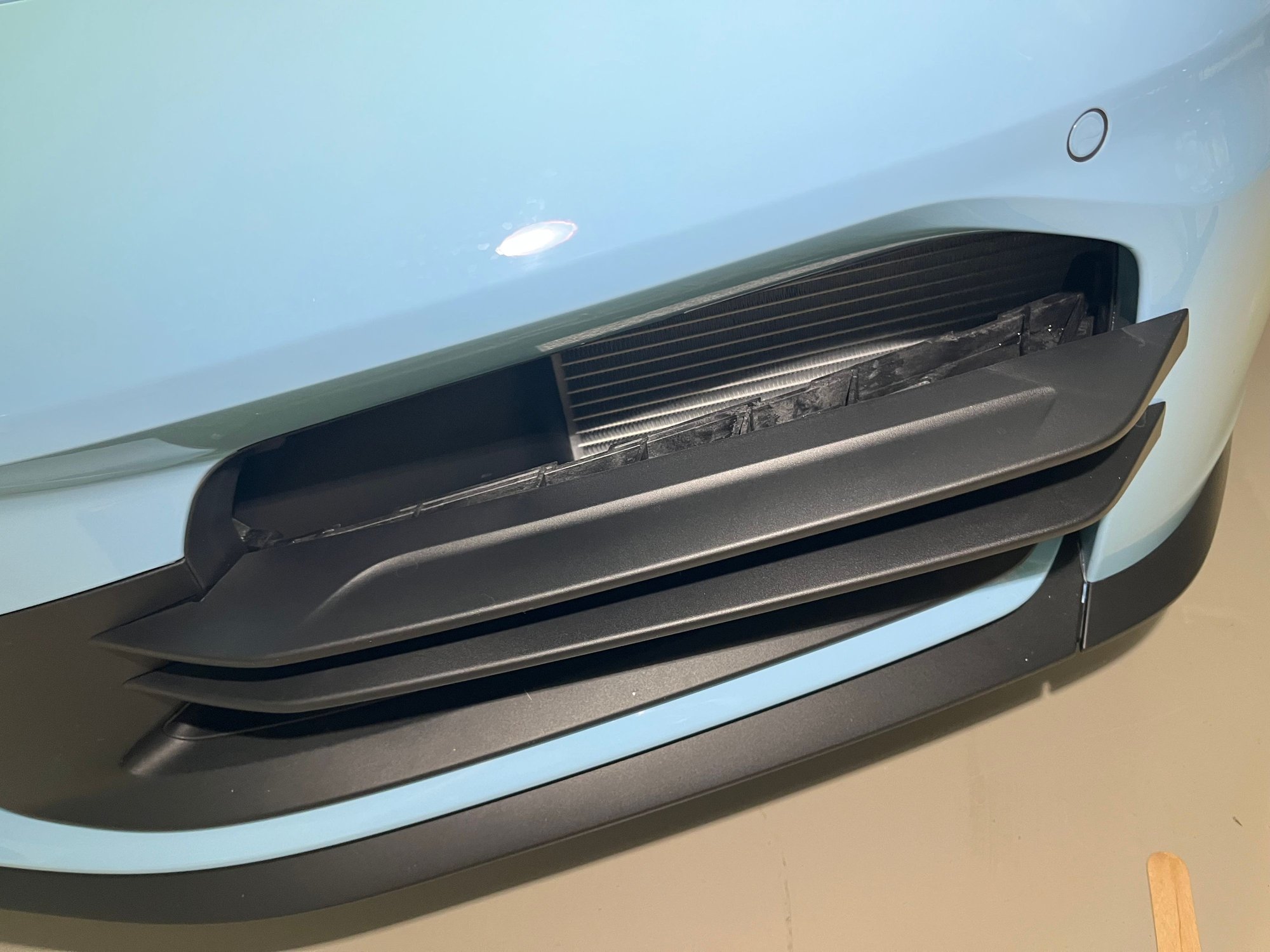 Along a length of the upper crossbar you�ll find four drain holes through the bottom, I drilled a hole in the vertical portion just above the drain hall to allow the zip tie to be looped through and completely hidden