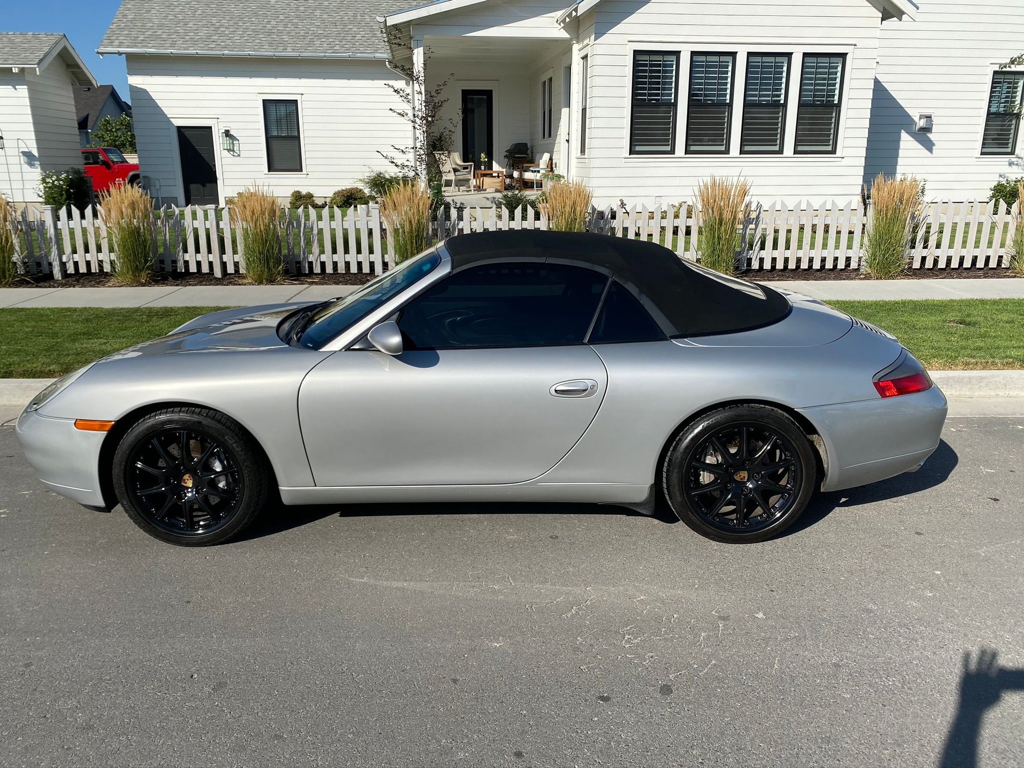 1999 Porsche 911 - 1999 Porsche 911 C4 Cabriolet Tiptronic - Used - VIN WP0CA2999XS654744 - 101,338 Miles - 6 cyl - 4WD - Automatic - Convertible - Silver - South Jordan, UT 84009, United States