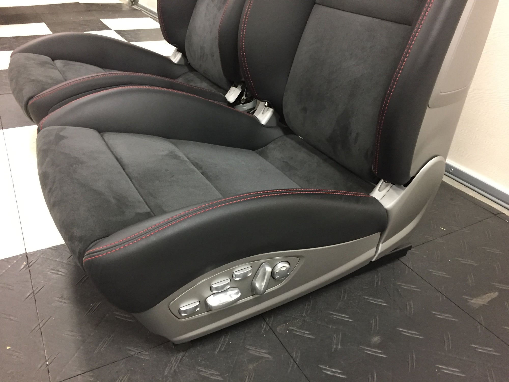 Interior/Upholstery - FS: 991 GT3 18 - Way Sofa Seats with RED stitching - Used - 2014 to 2019 Porsche GT3 - Irvine, CA 92614, United States