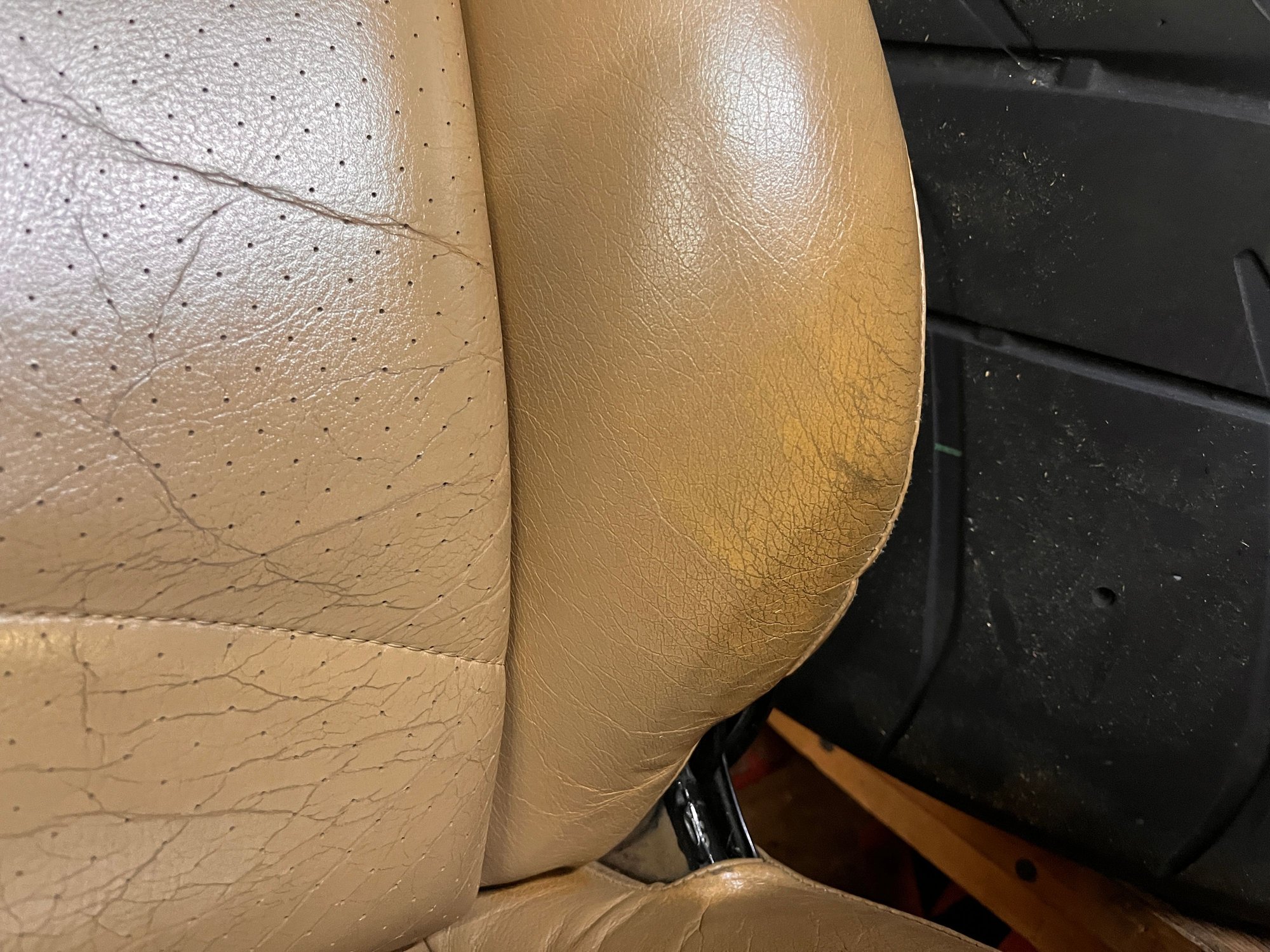 Interior/Upholstery - Porsche 993 front seats Cashmere tan 8way / 8way - Used - 1995 to 1998 Porsche 911 - San Carlos, CA 94070, United States