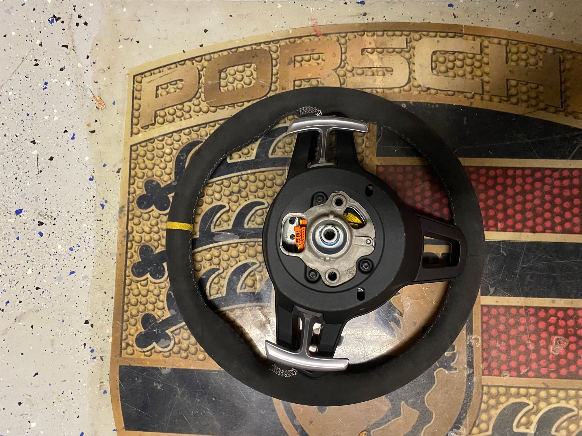 Steering/Suspension - 2021 Porsche Cayman GT4 718 Alcantara Steering Wheel and airbag - Used - 2014 to 2022 Porsche All Models - Davie, FL 33325, United States