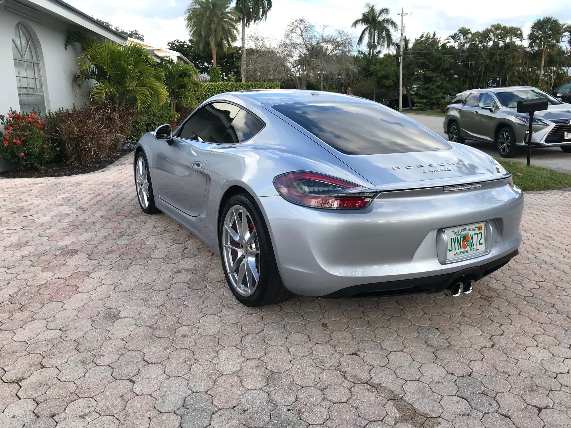 2015 Porsche Cayman - 2015 Porsche Cayman S 981 garage kept, freshly detailed and serviced! - Used - VIN WP0AB2A81FK181282 - 14,750 Miles - 6 cyl - 2WD - Automatic - Coupe - Silver - Fort Lauderdale, FL 33315, United States